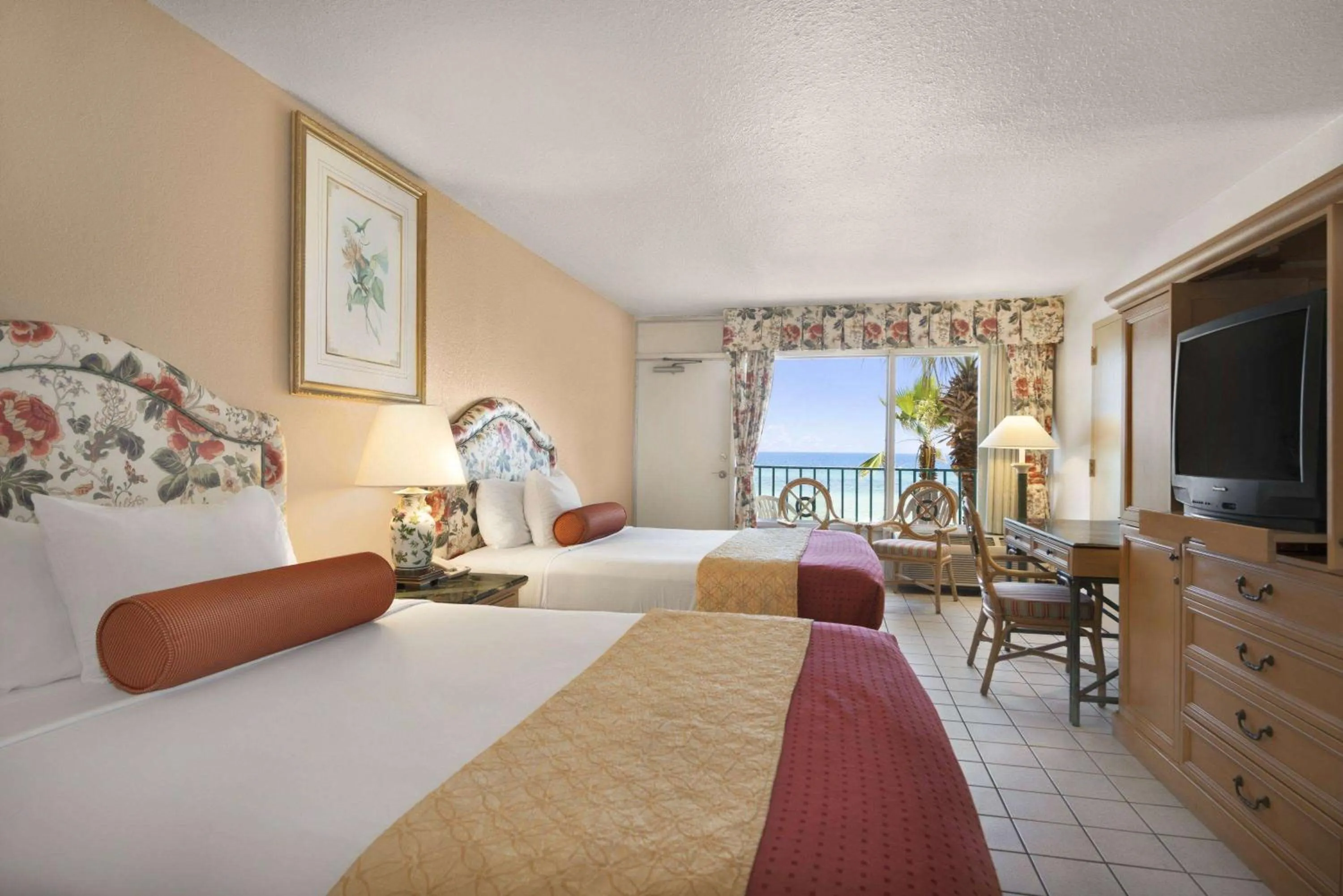 Photo of the whole room, Bed in Days Inn by Wyndham Panama City Beach Beachfront Resort