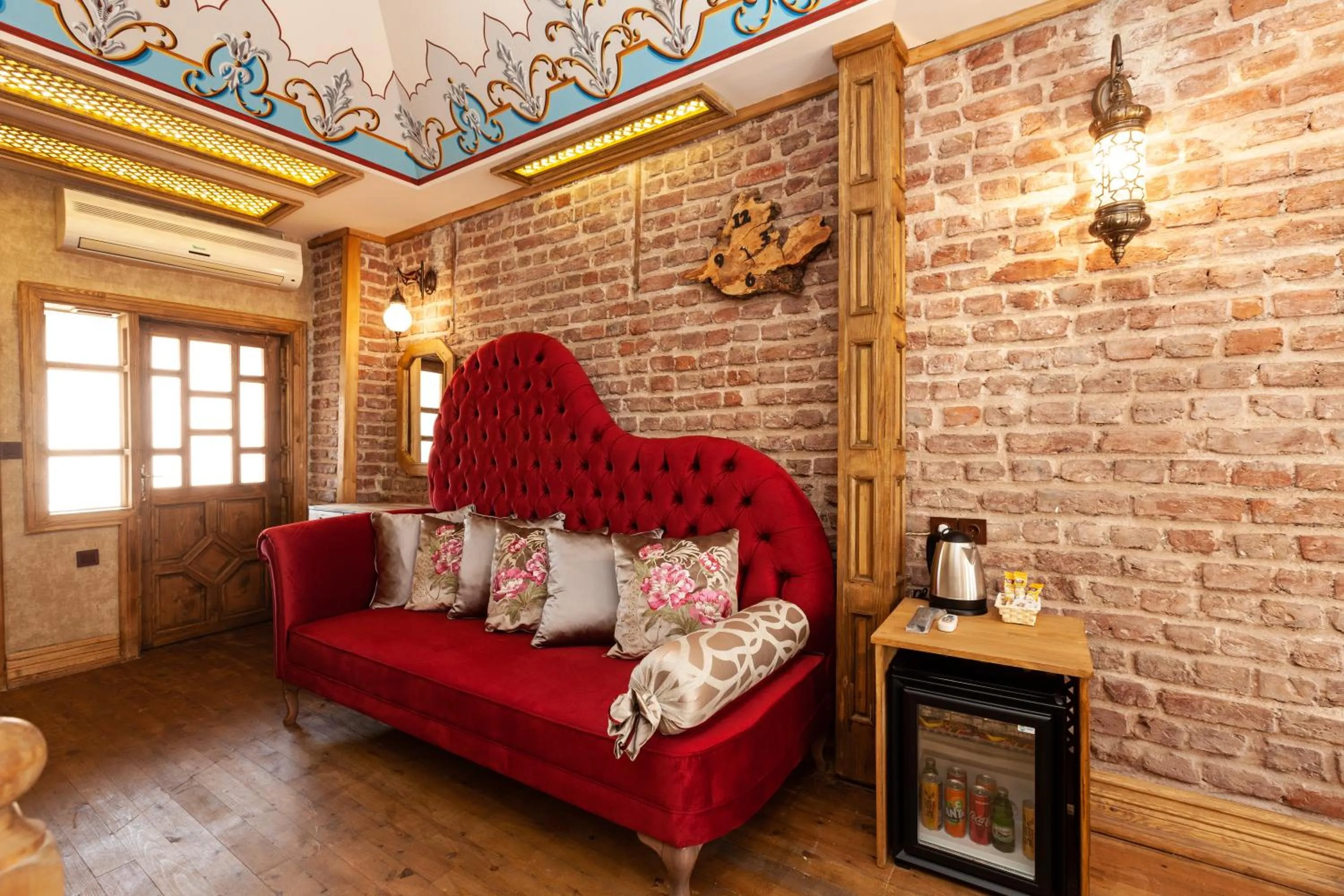 Living room in Enderun by Otantik Suites