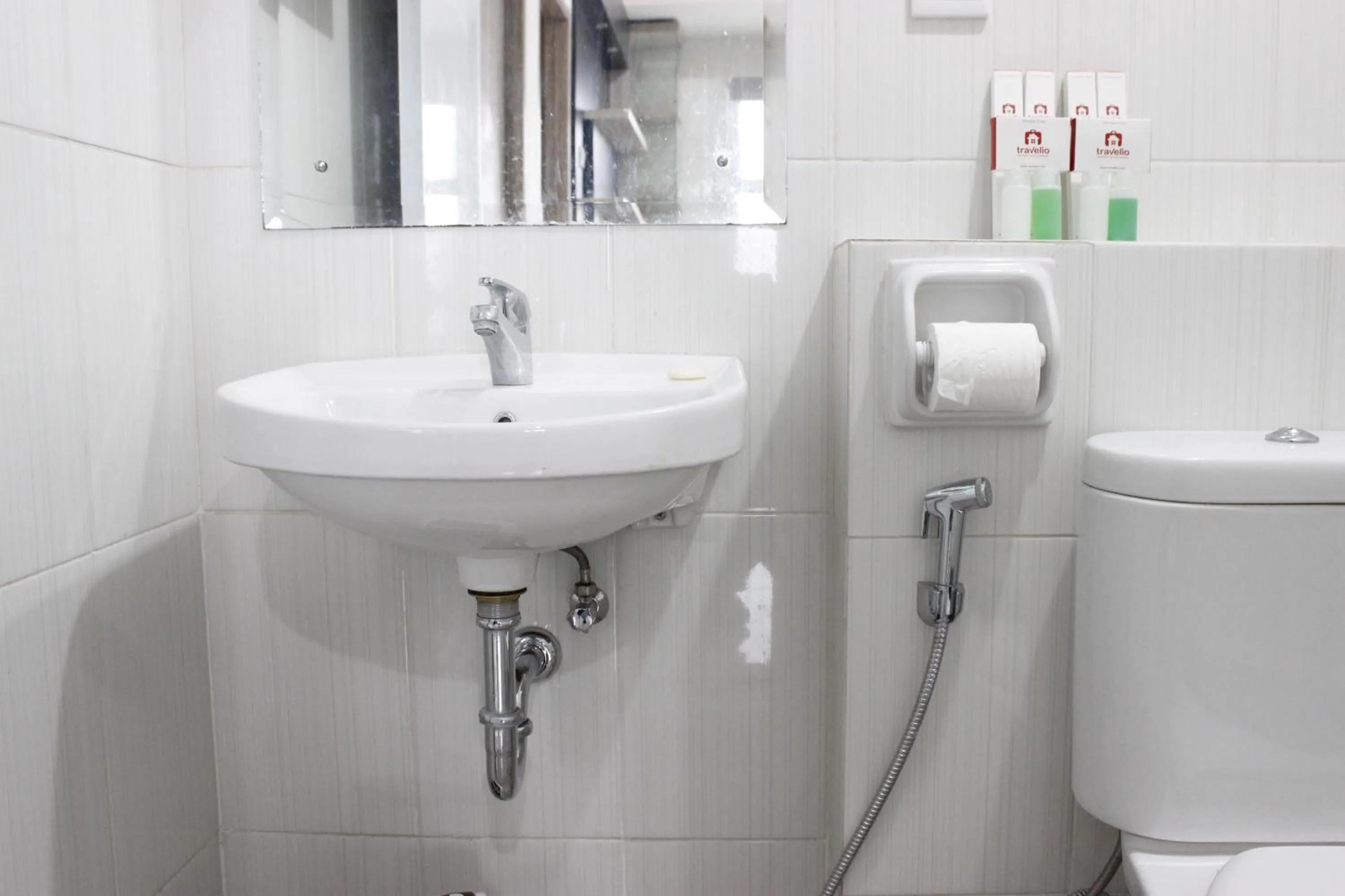 Cozy 2BR Apartment @ Newton Residence By Travelio