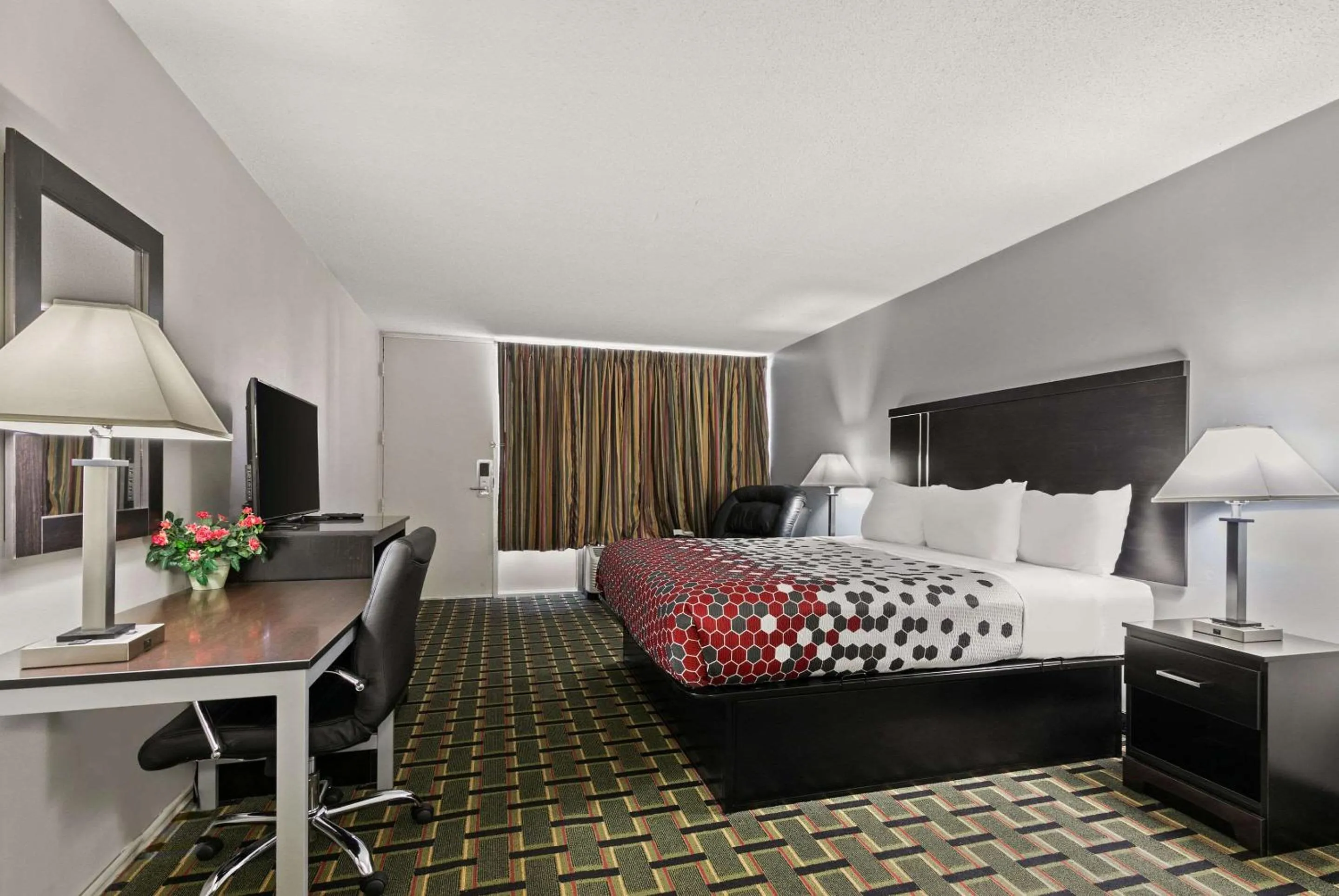 Bedroom, Bed in Econo Lodge Clemson - University Area