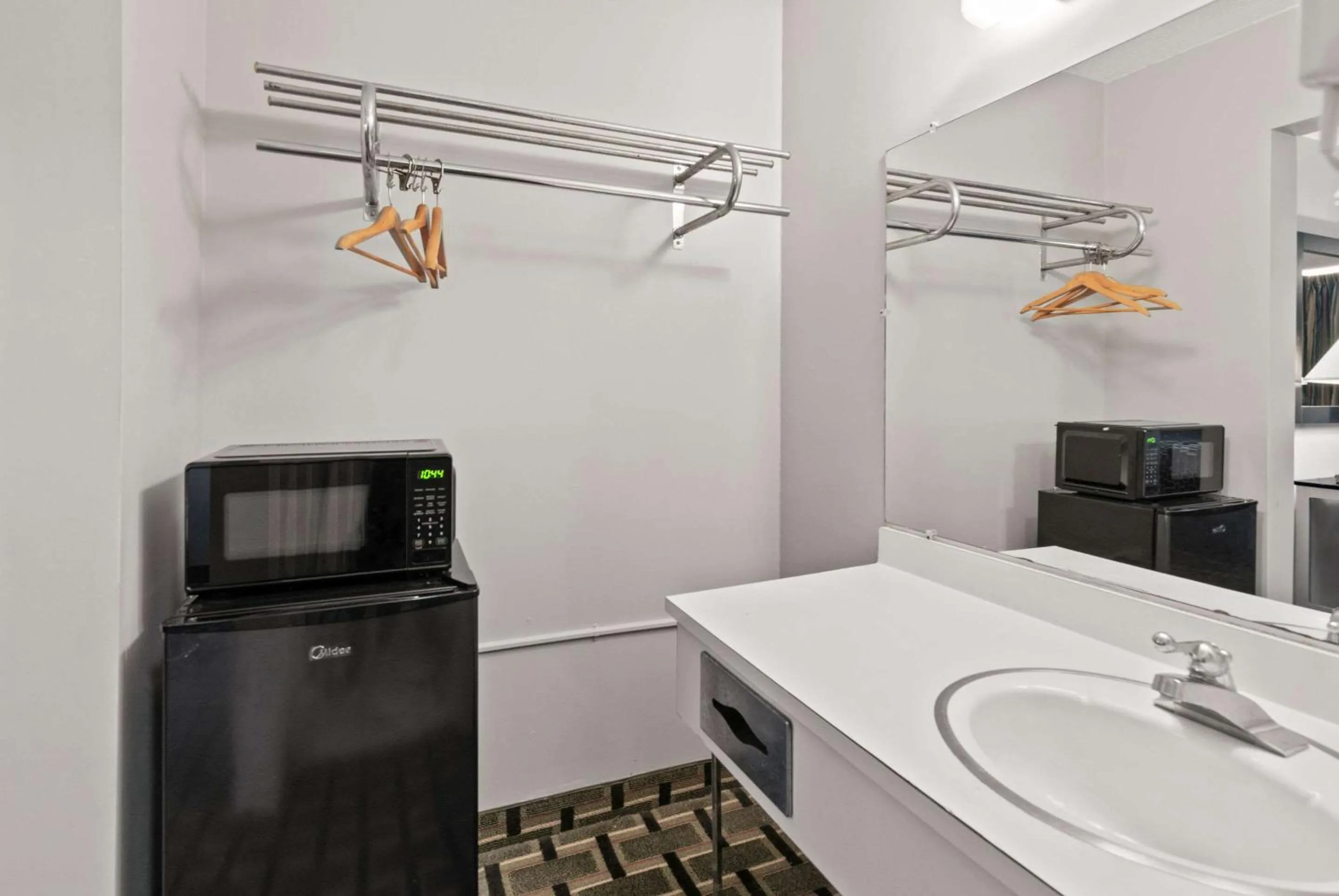 Bedroom in Econo Lodge Clemson - University Area