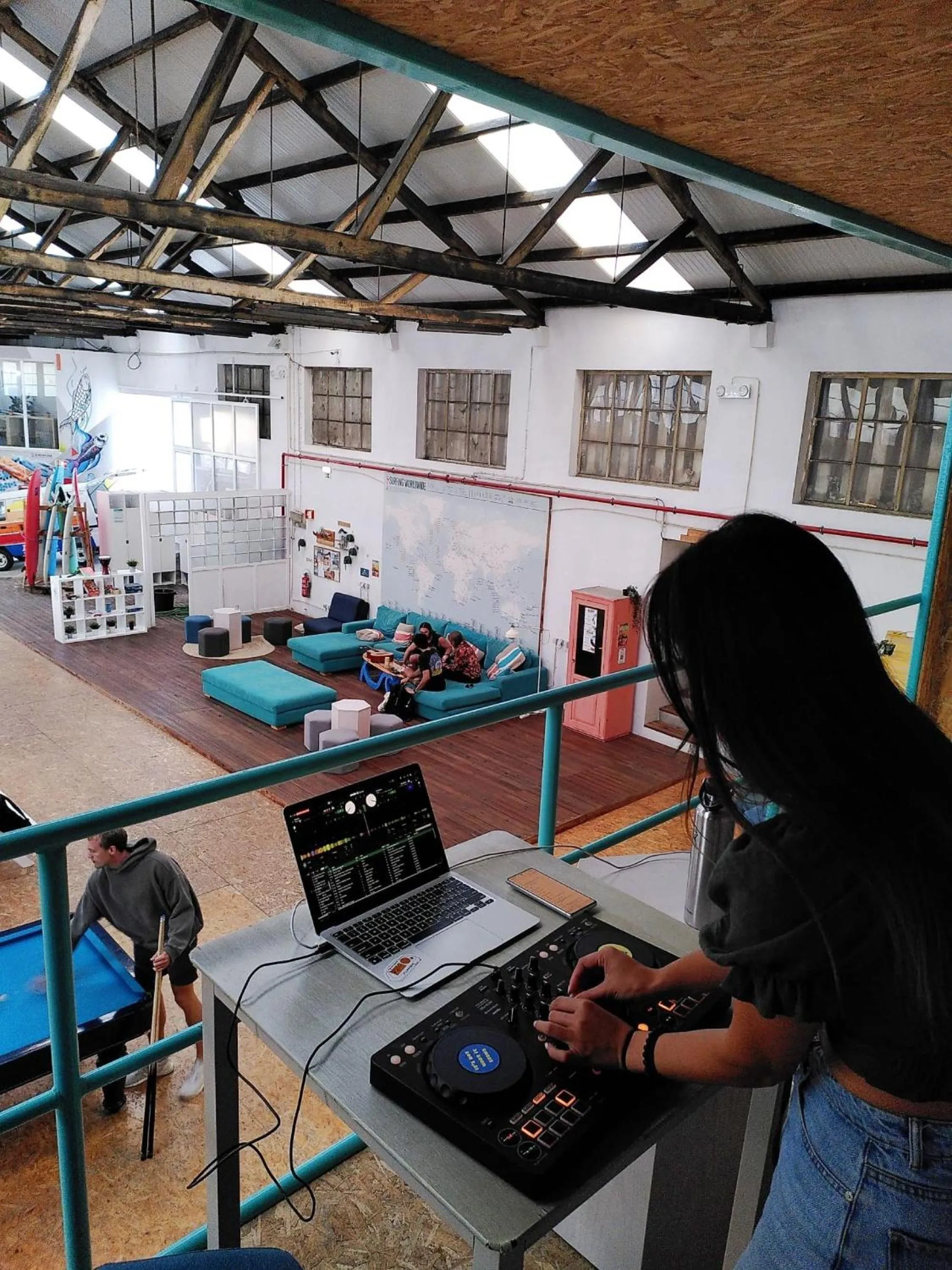 Evening entertainment in WOT Peniche Social