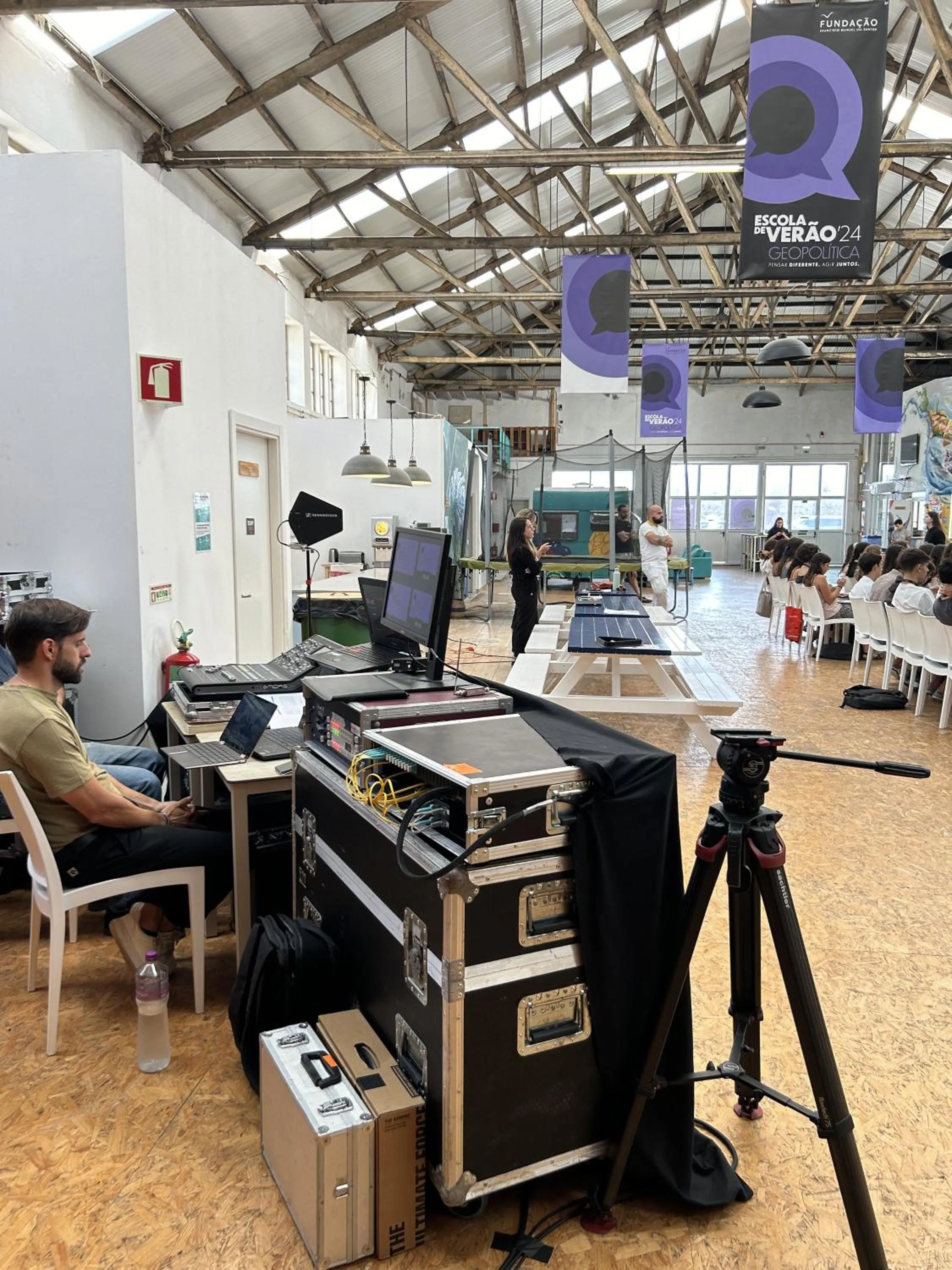 group of guests in WOT Peniche Social