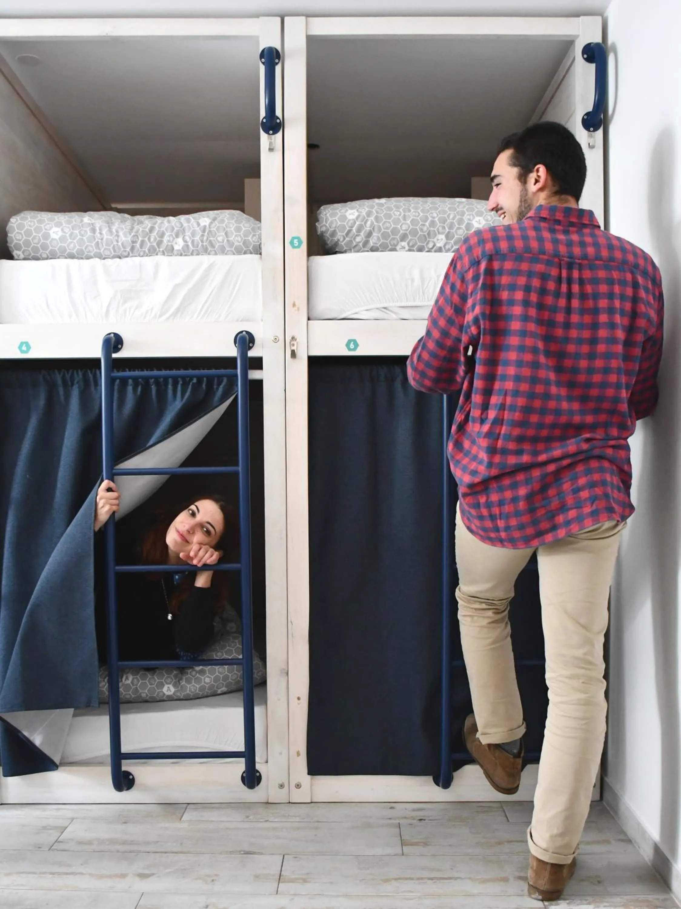 Guests, Bed in WOT Peniche Social