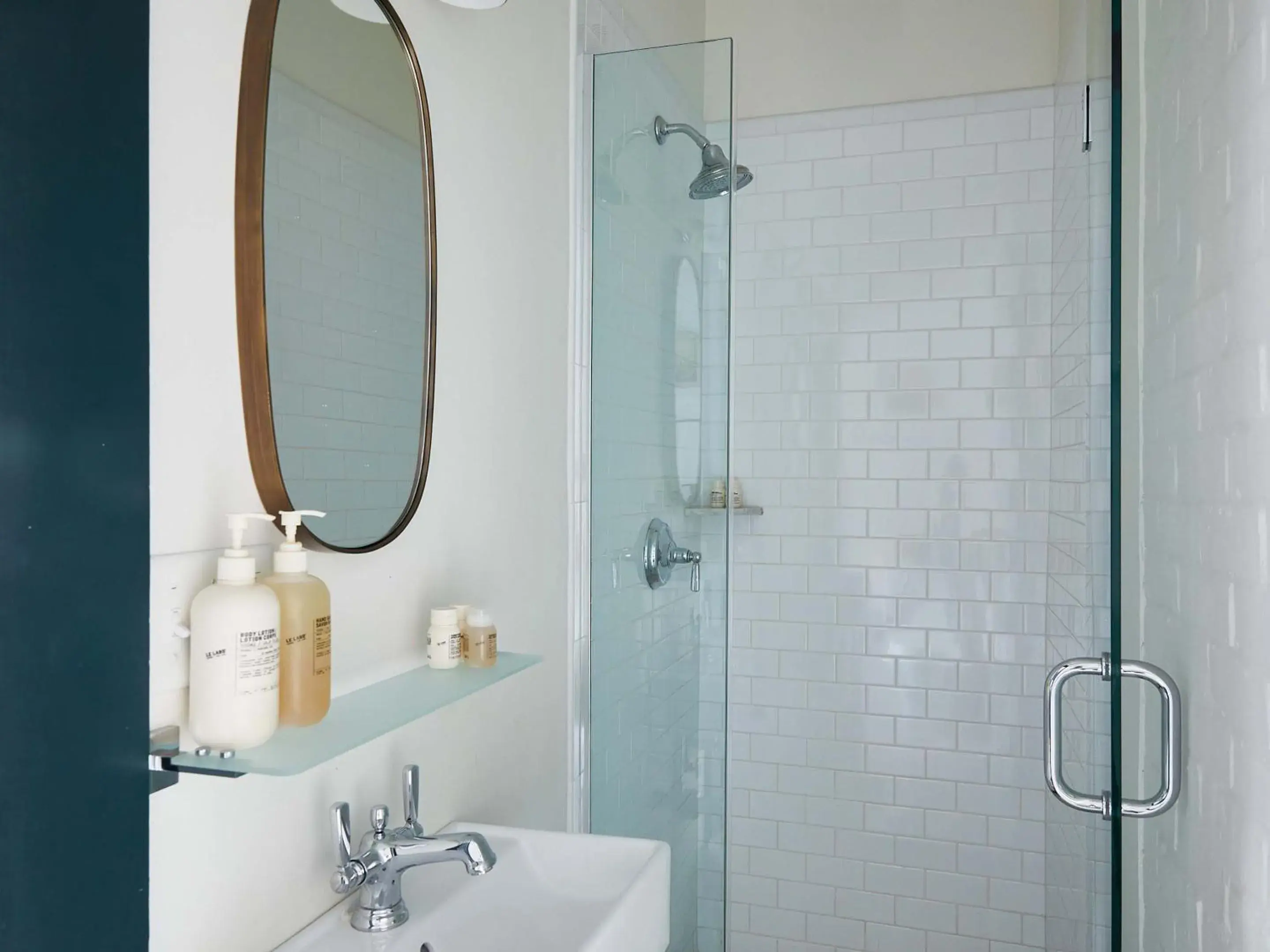 Garden Level King in Faraway Nantucket Garden Level King in Faraway Nantucket