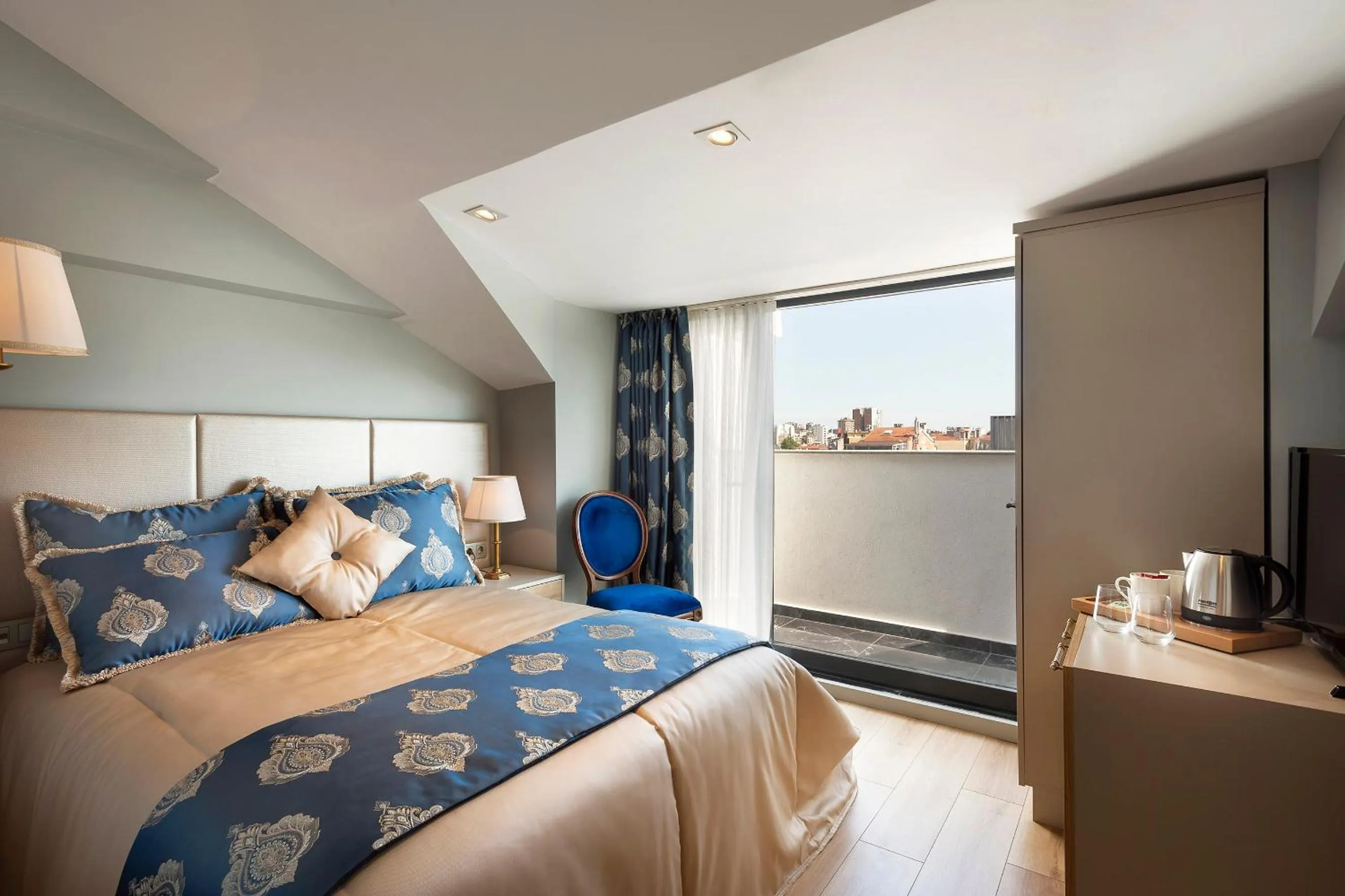 Bed in Güner Business Hotel