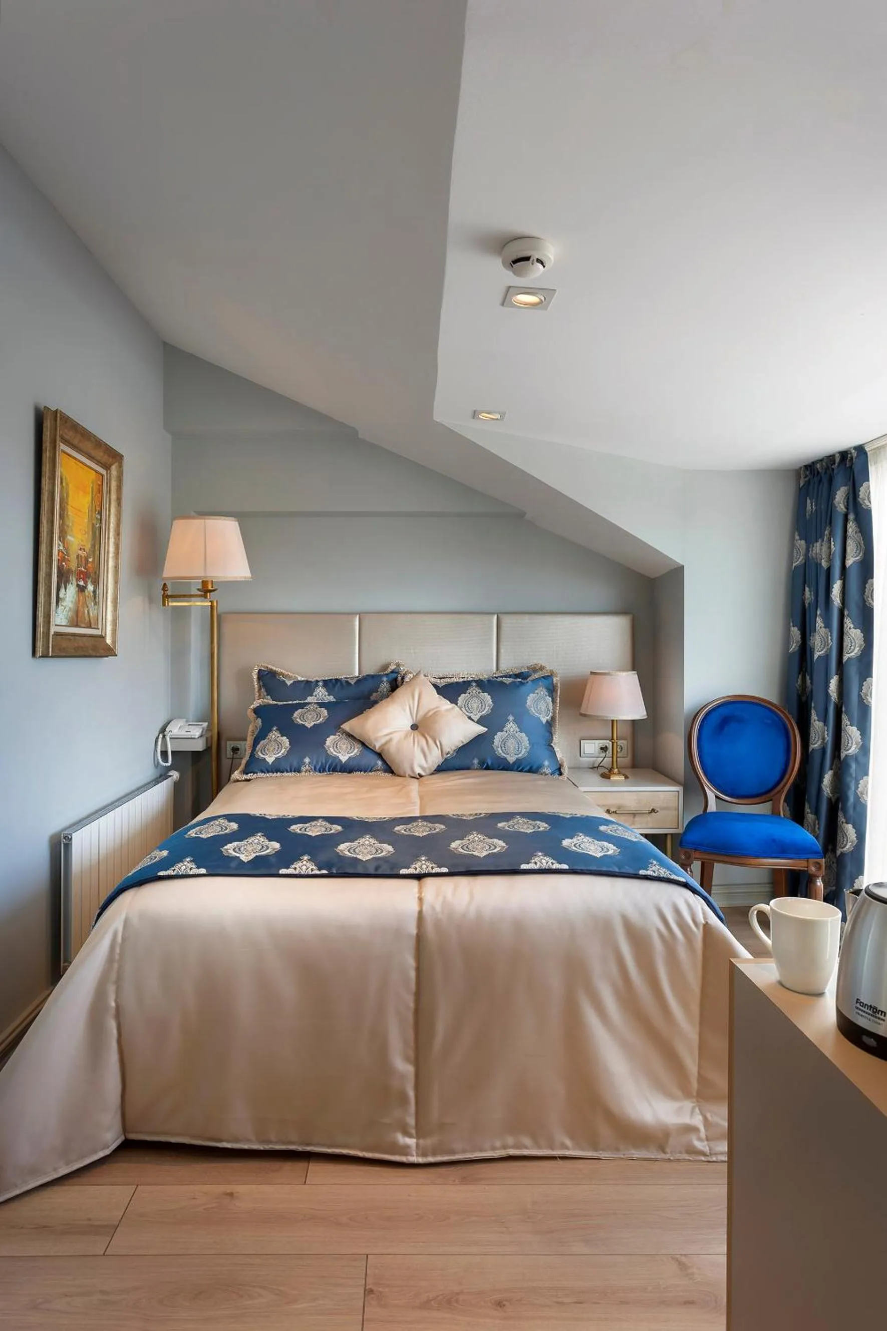 Bed in Güner Business Hotel