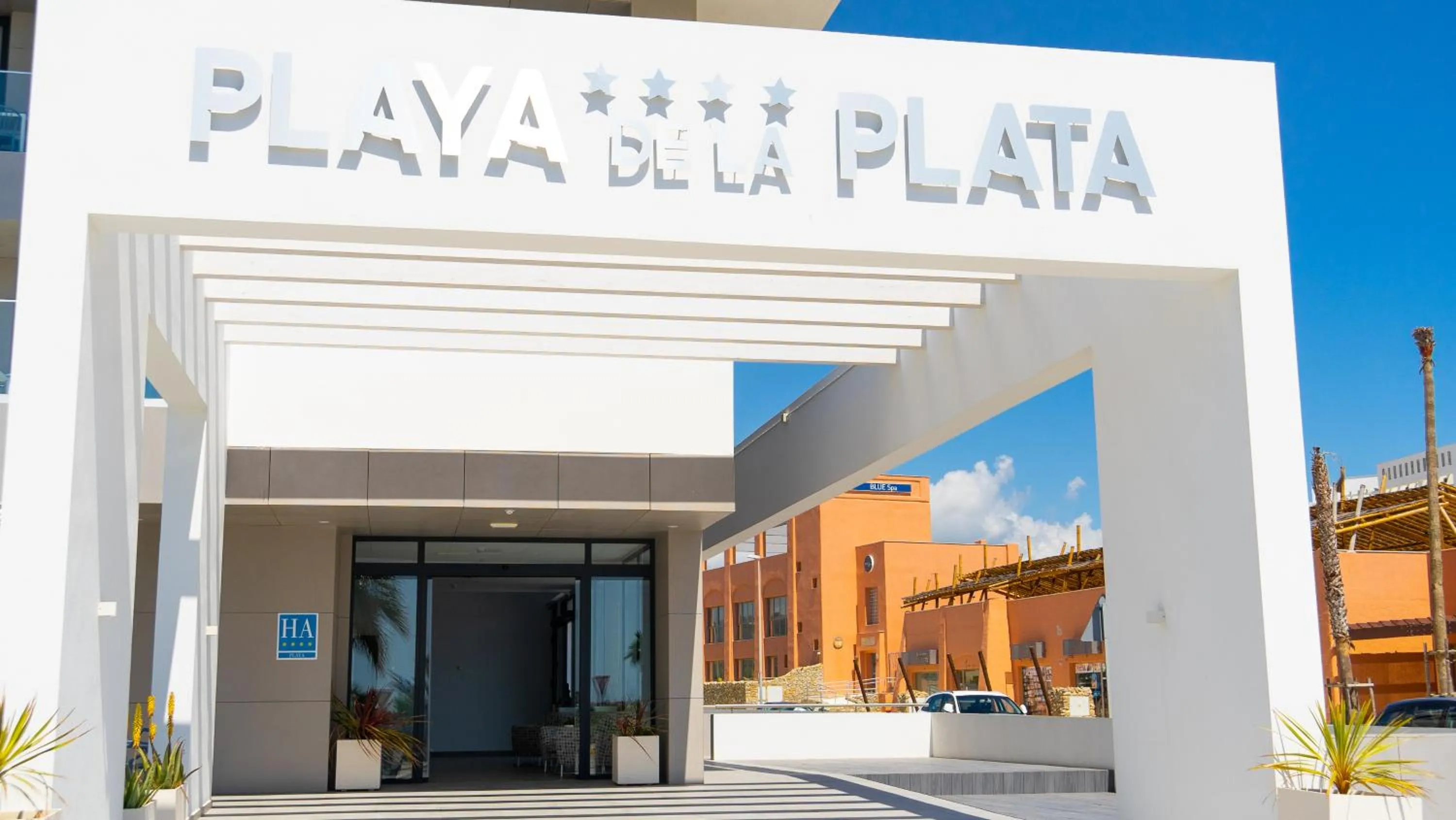 Facade/entrance in Hotel Playa de la Plata