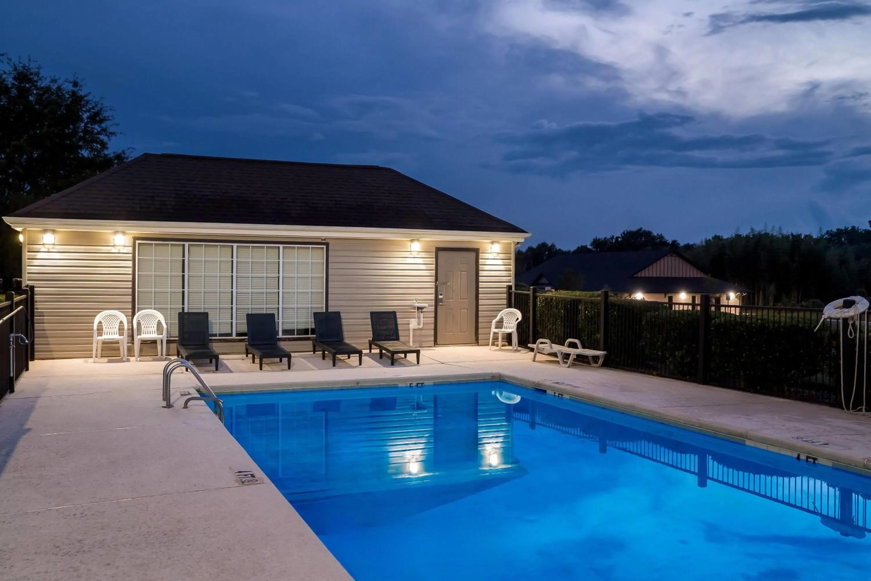 Swimming pool in Days Inn by Wyndham Spartanburg