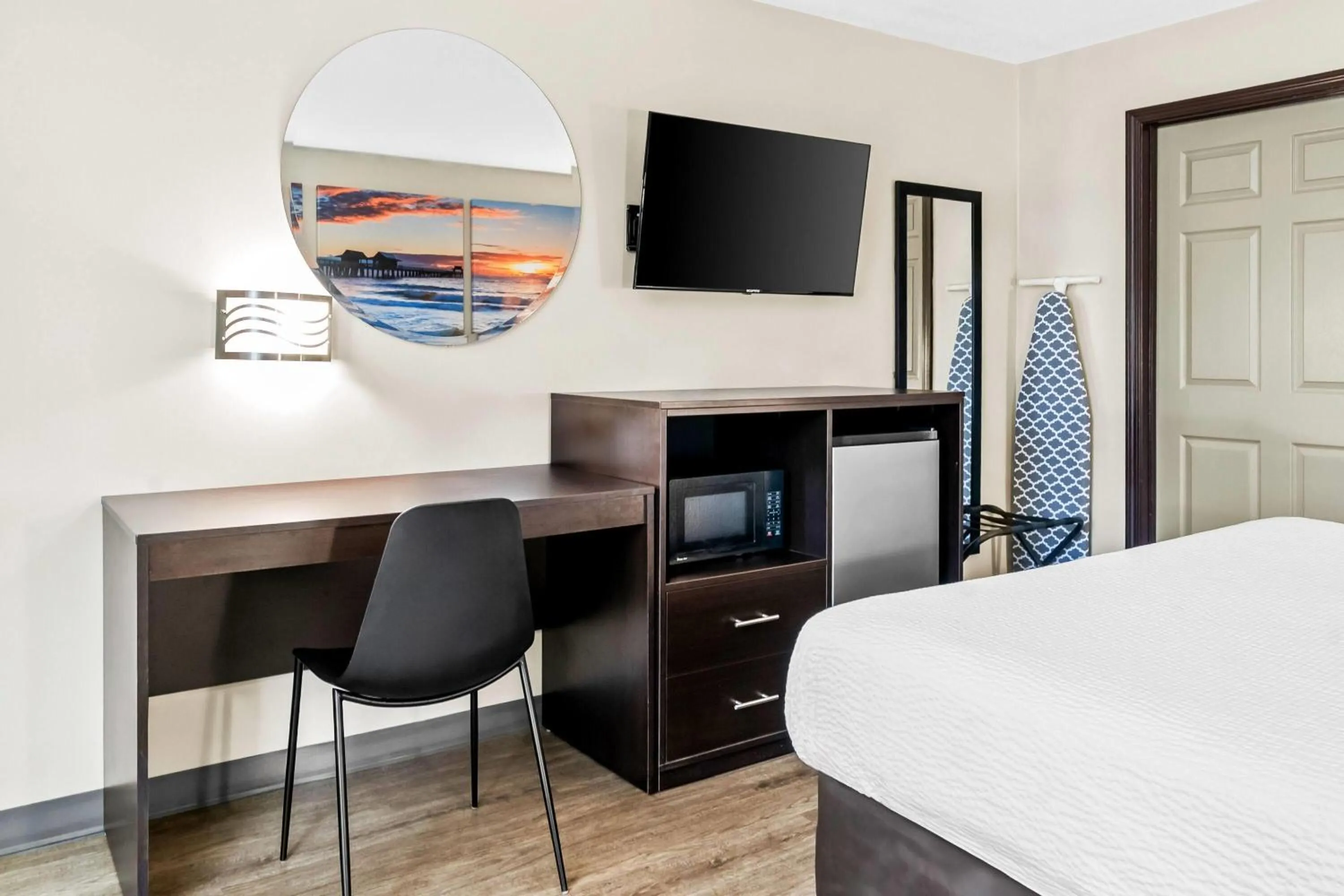 Bed in Days Inn by Wyndham Spartanburg