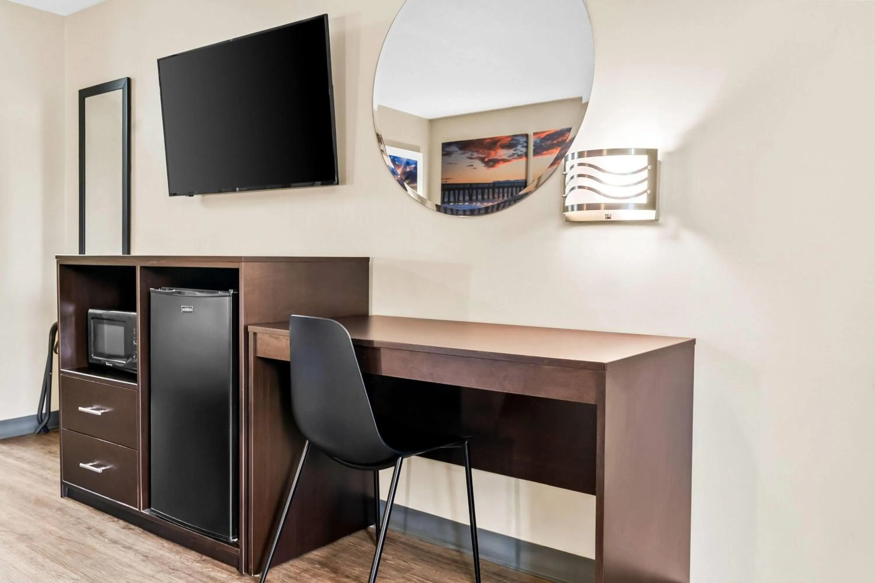 Bed in Days Inn by Wyndham Spartanburg