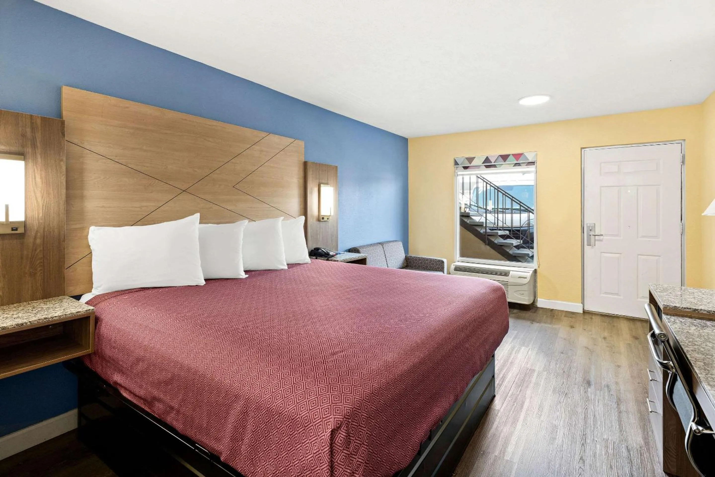 Bed in Rodeway Inn Oxford