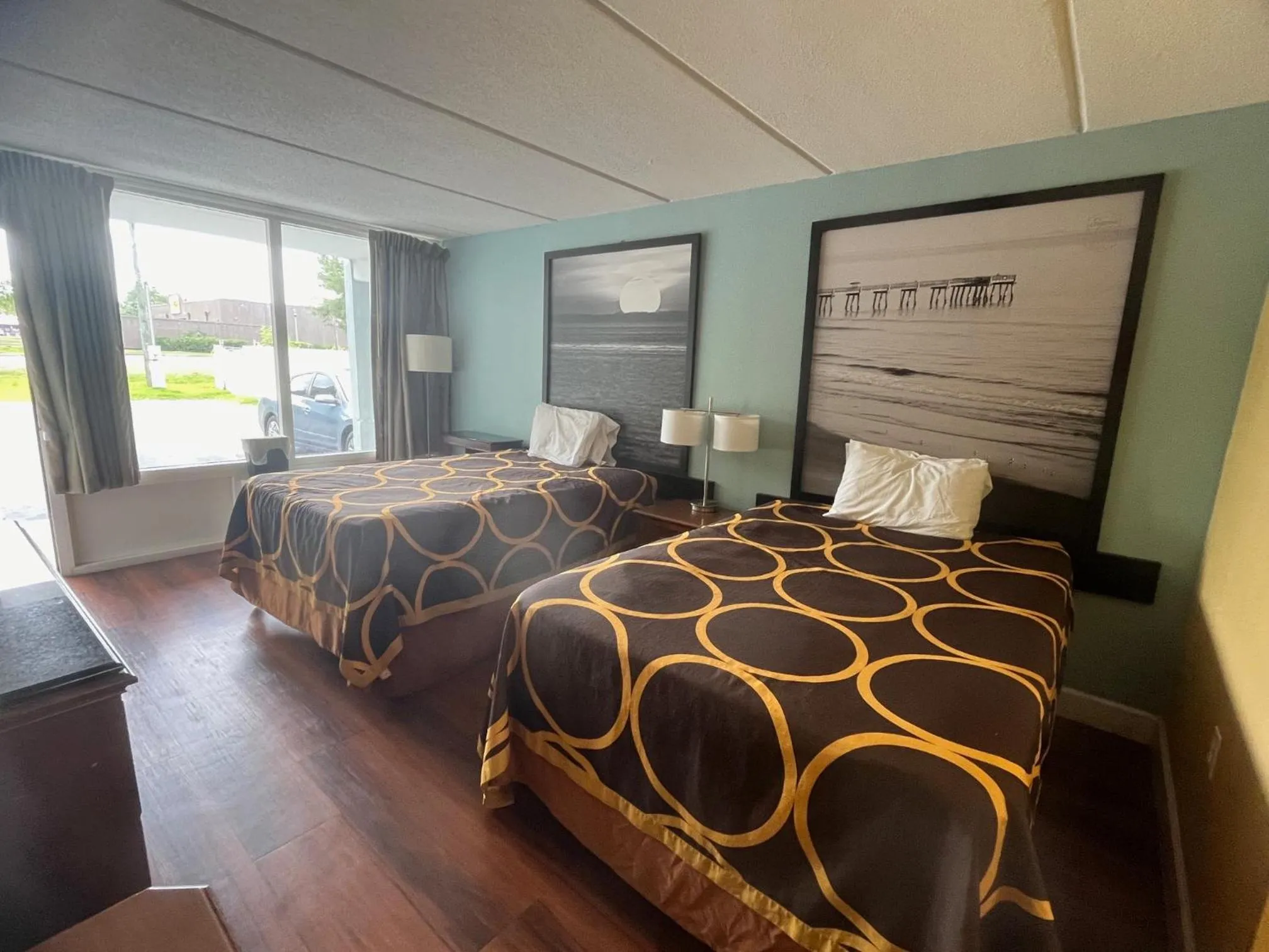 Bed in Super 8 By Wyndham Kingsland I-95 Naval Base Area