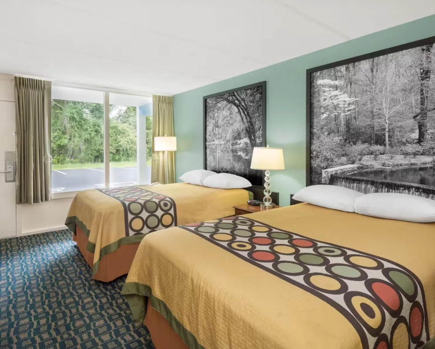 Bed in Super 8 By Wyndham Kingsland I-95 Naval Base Area