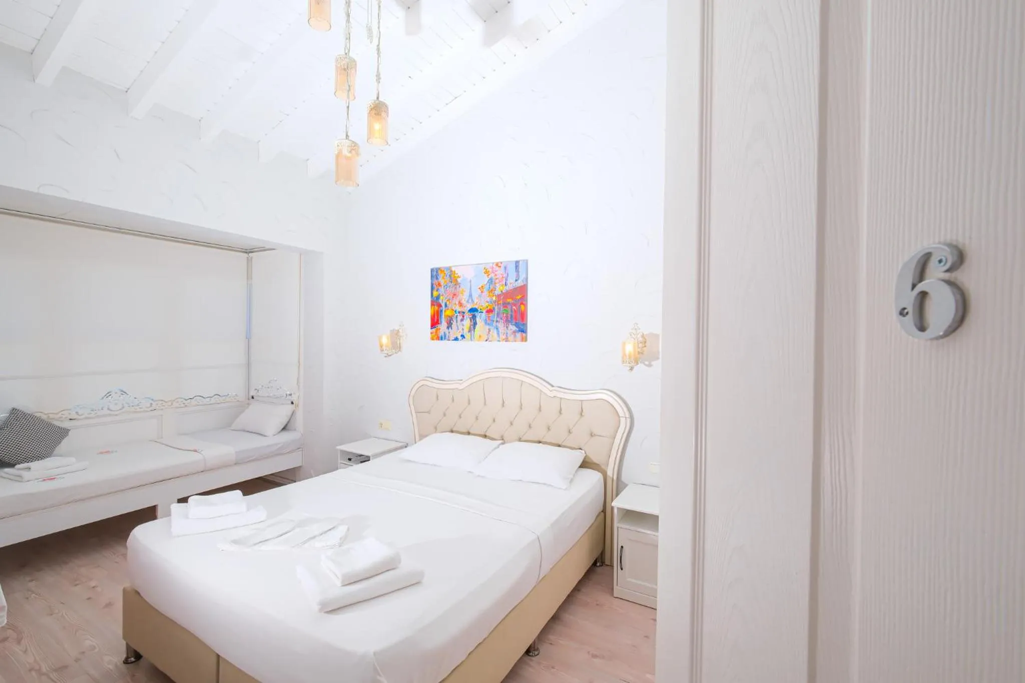 Photo of the whole room, Bed in Kybele Suites Alaçatı