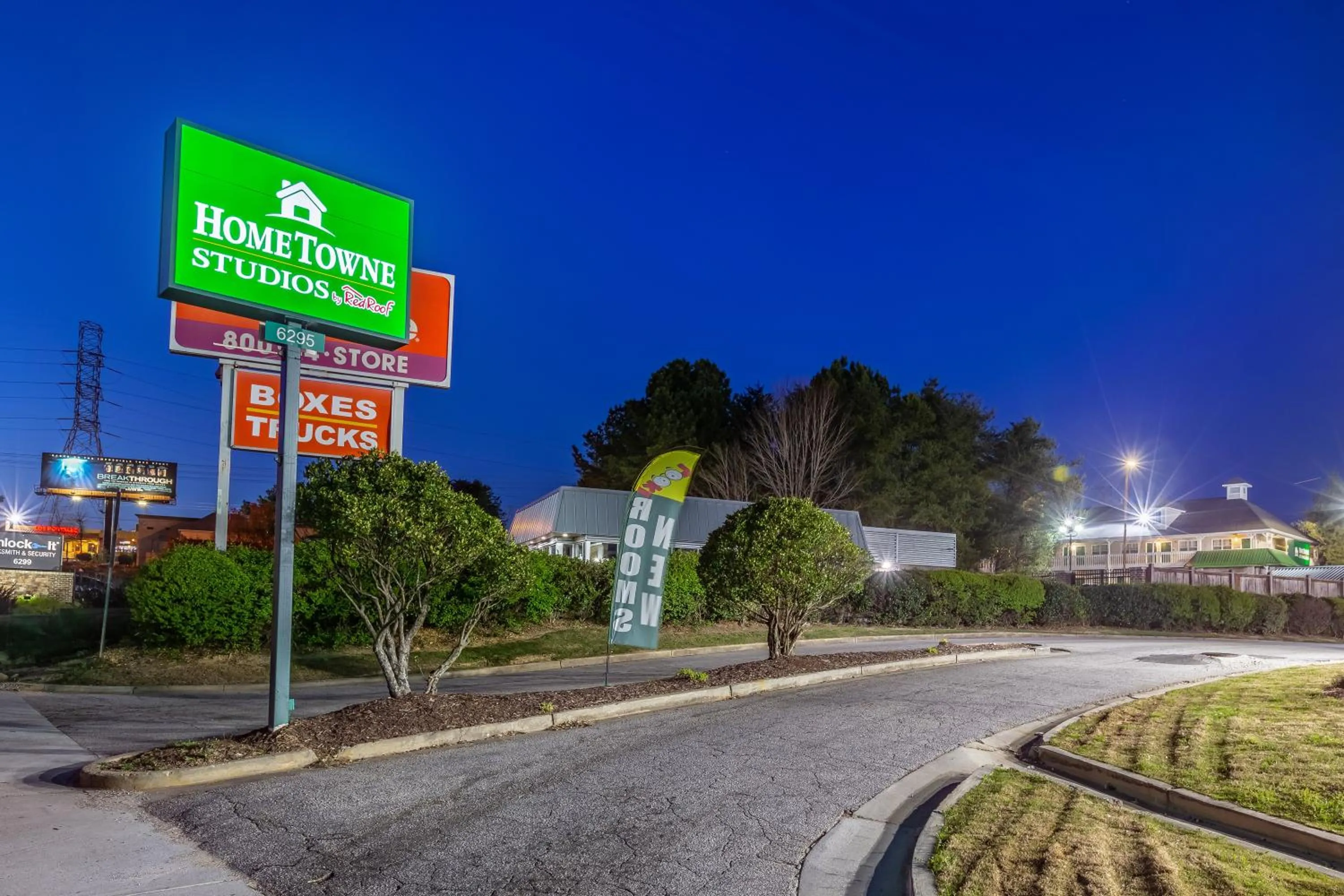 Property building in HomeTowne Studios by Red Roof Atlanta NE – Norcross South