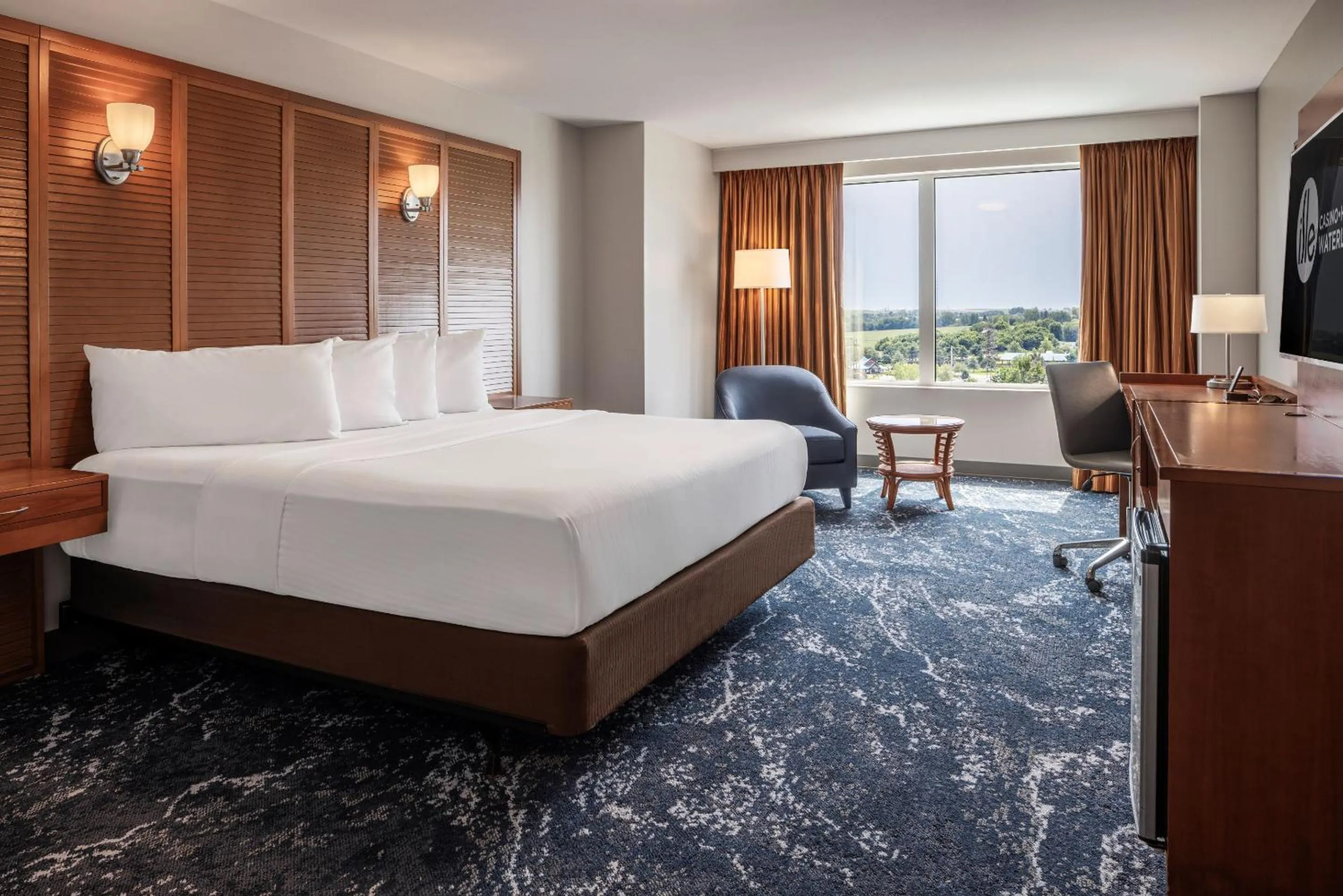 Bed in Isle Casino Hotel Waterloo, A Caesars Destination