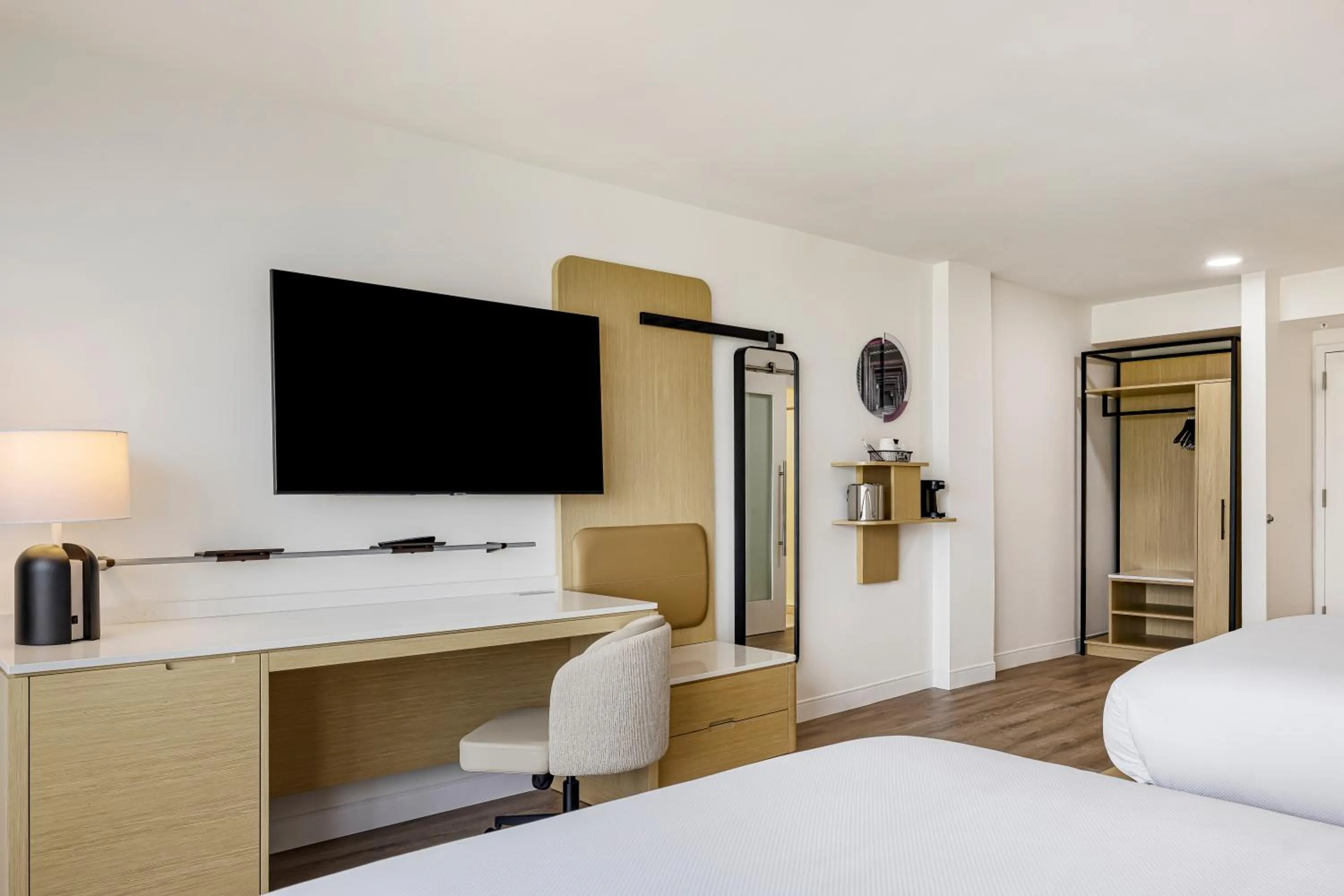 Bed in Hotel Preston Nashville Airport