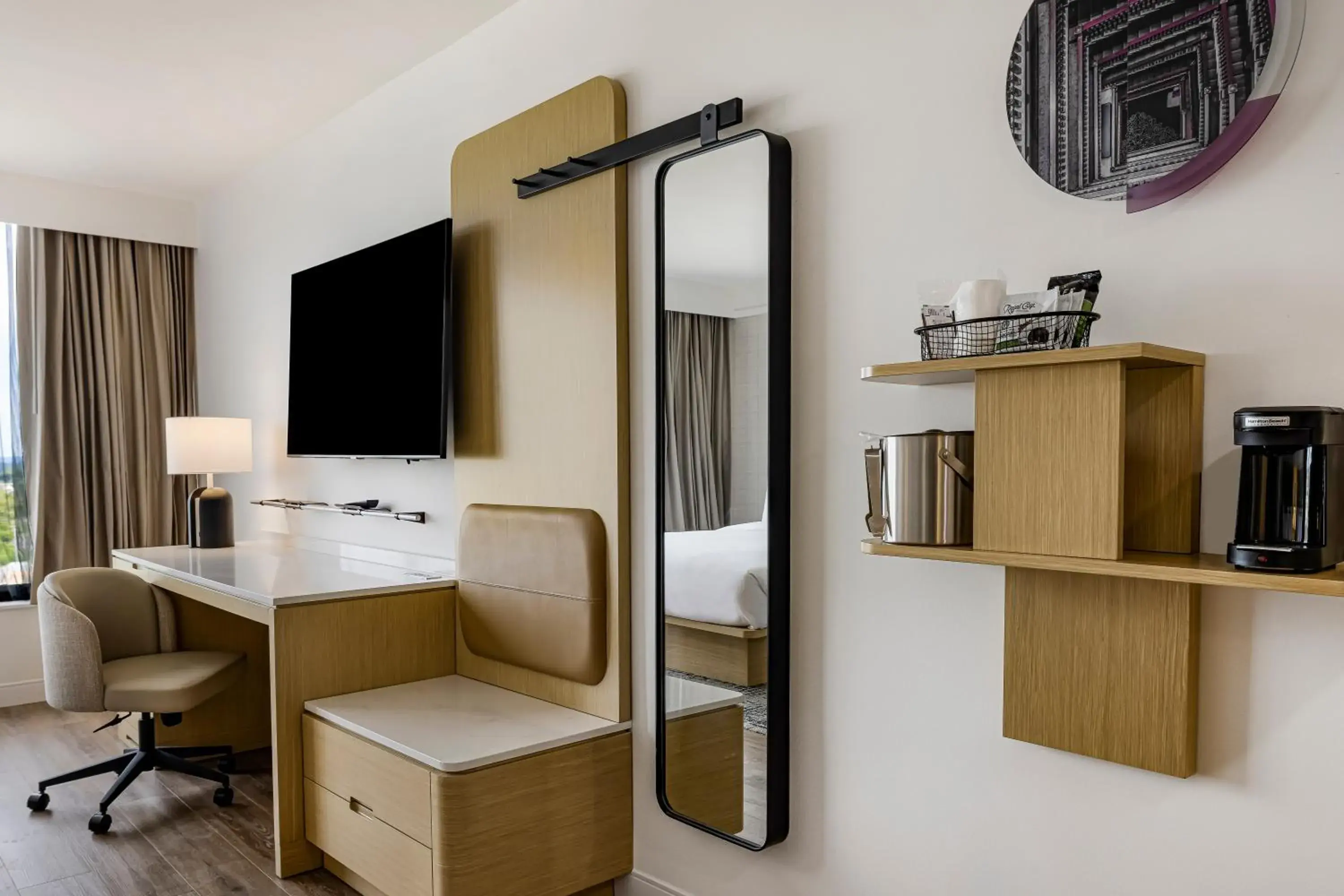 Premiume Queen Room with Two Queen Beds and Skyline View in Hotel Preston Nashville Airport Premiume Queen Room with Two Queen Beds and Skyline View in Hotel Preston Nashville Airport