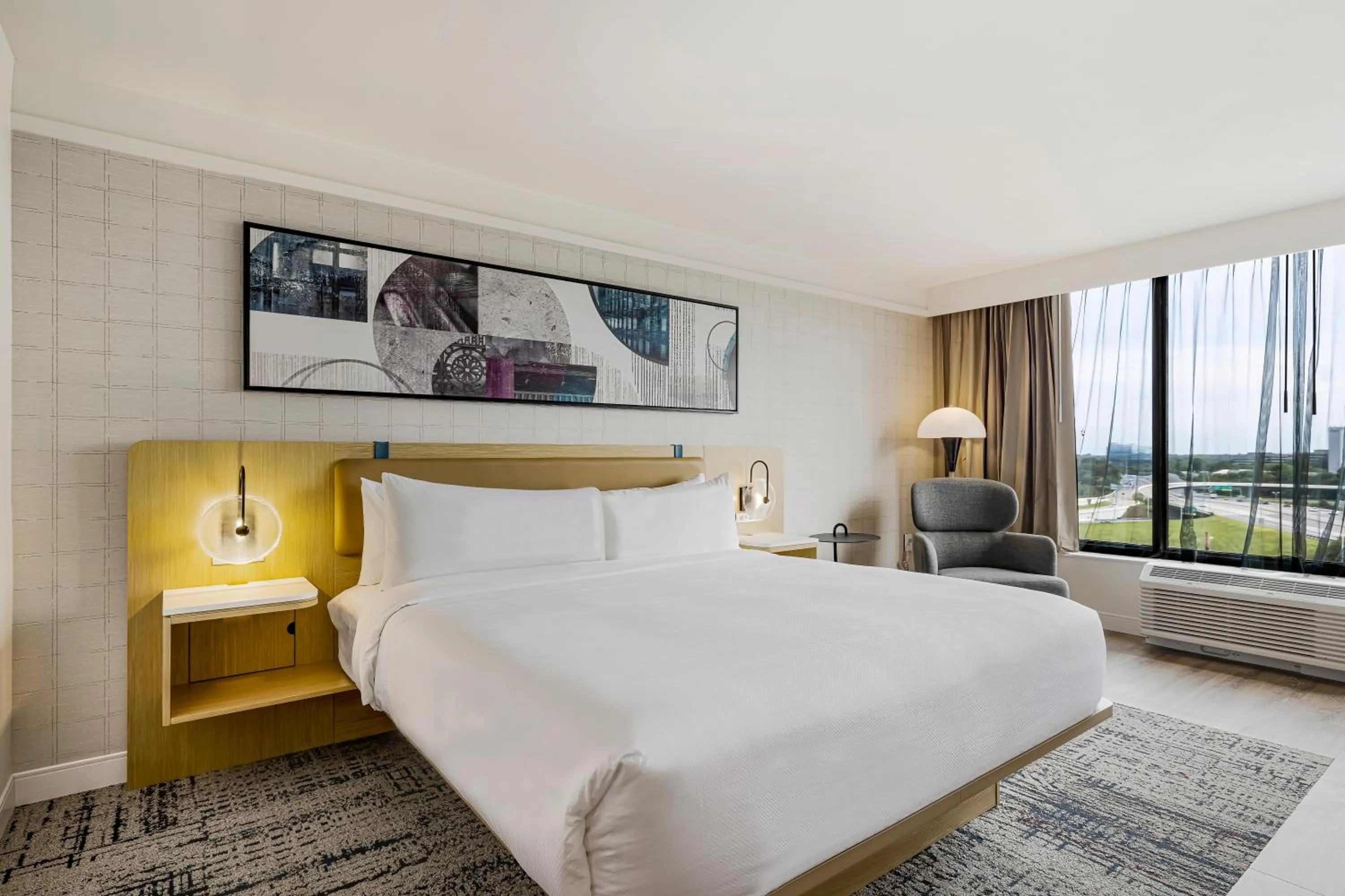 Photo of the whole room, Bed in Hotel Preston Nashville Airport