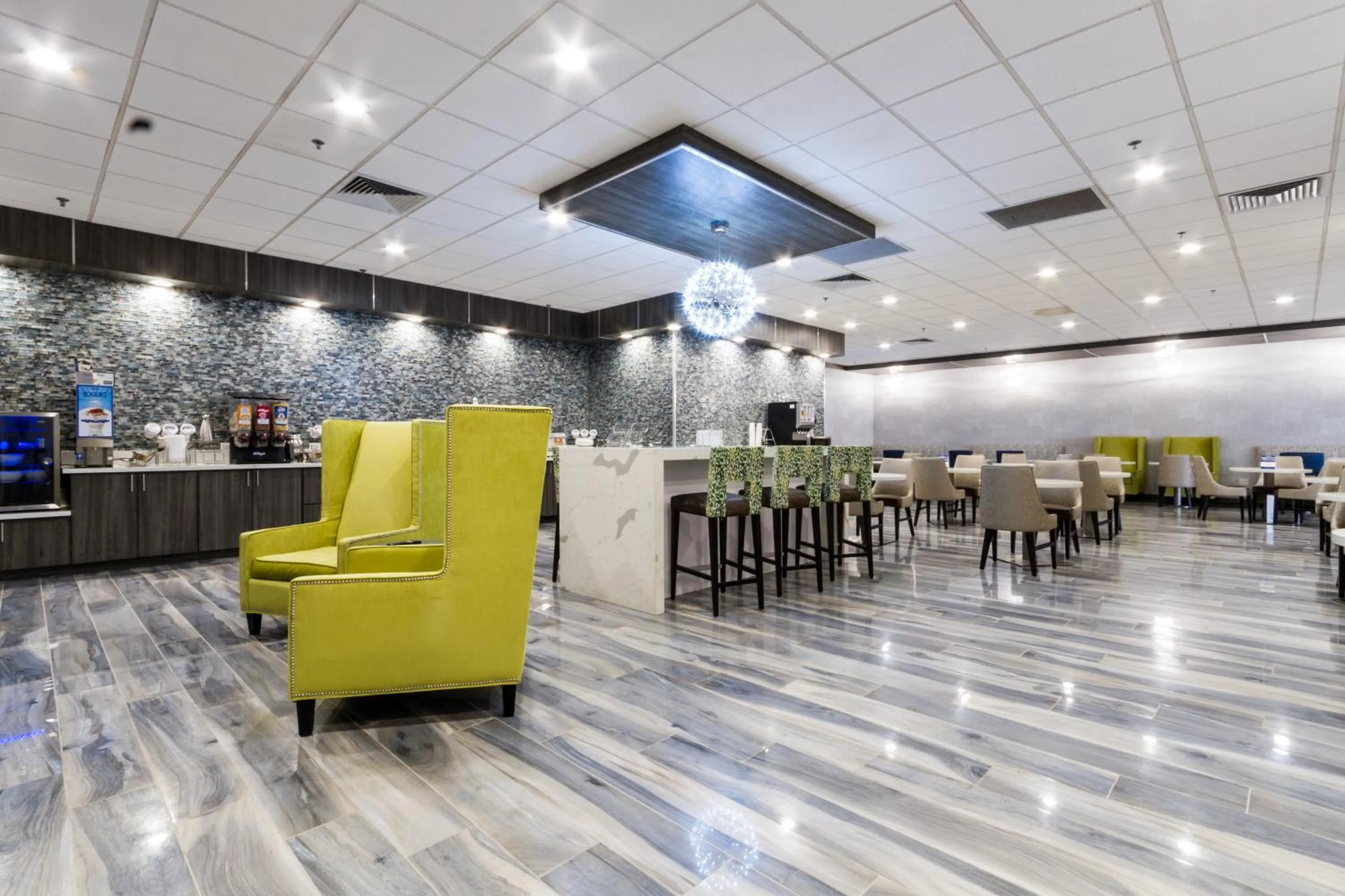 Restaurant/Places to Eat in Best Western Plus Executive Residency Denver-Central Park Hotel