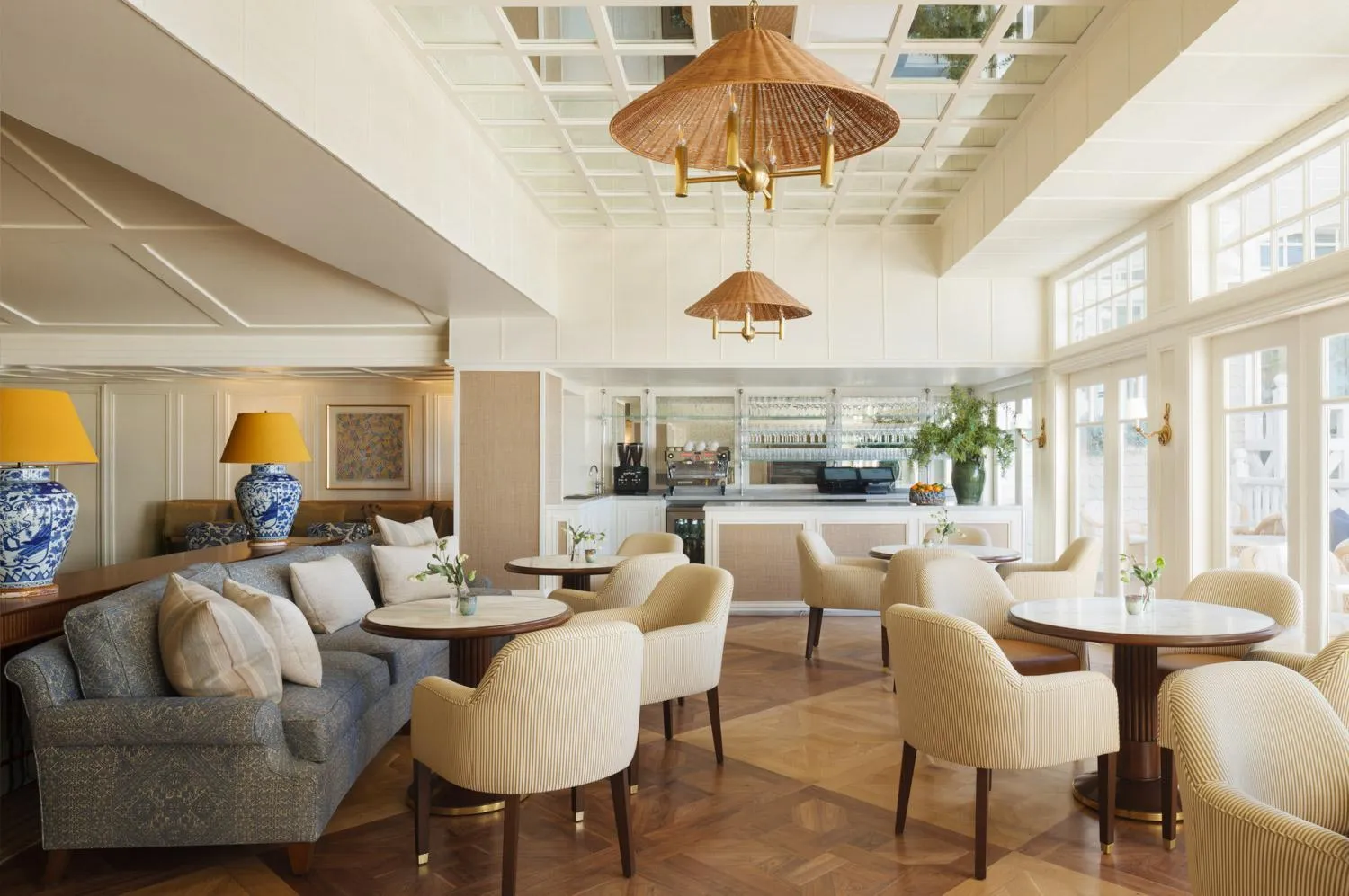 Restaurant/places to eat in Shutters On The Beach