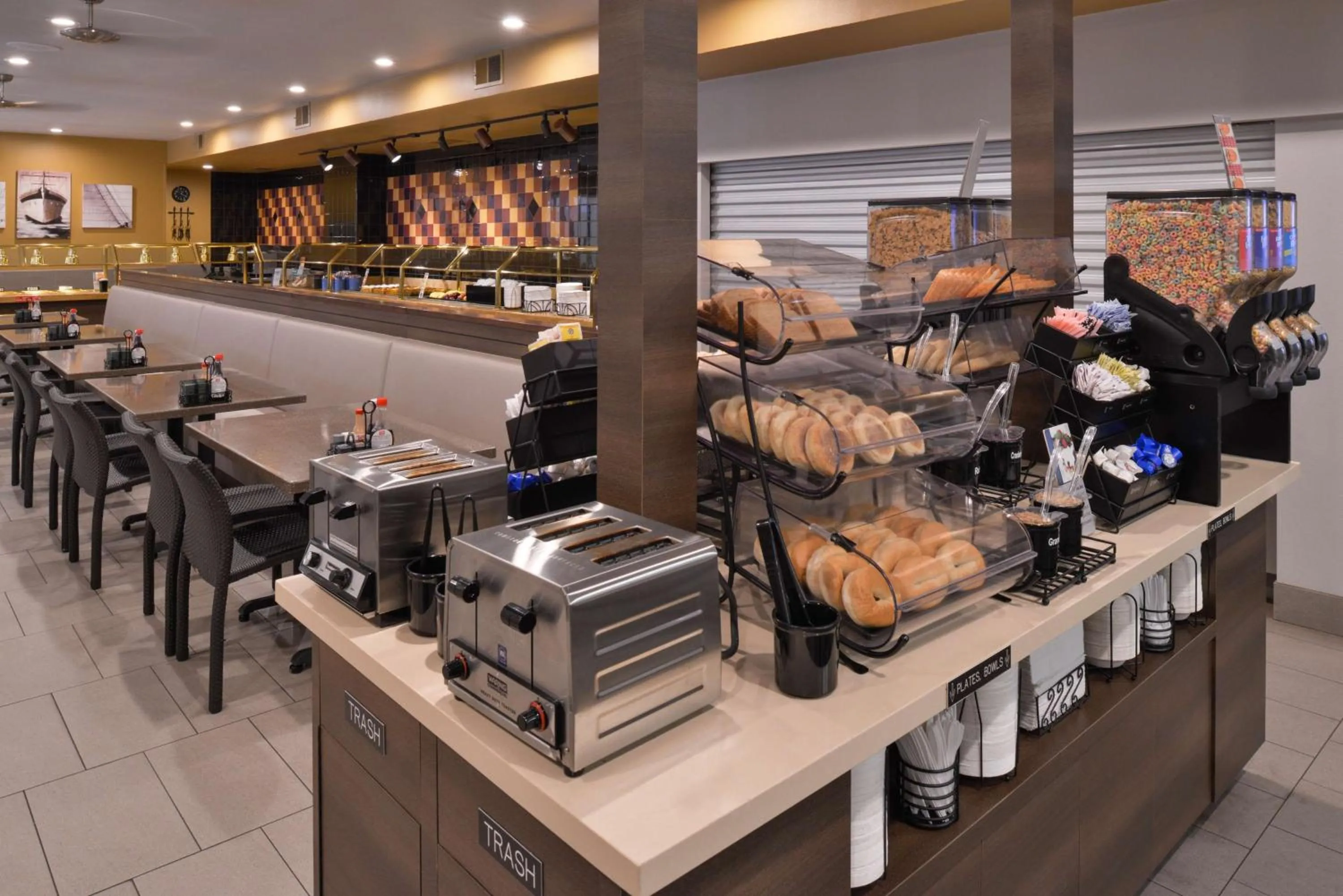 Breakfast in Best Western Plus Park Place Inn - Mini Suites