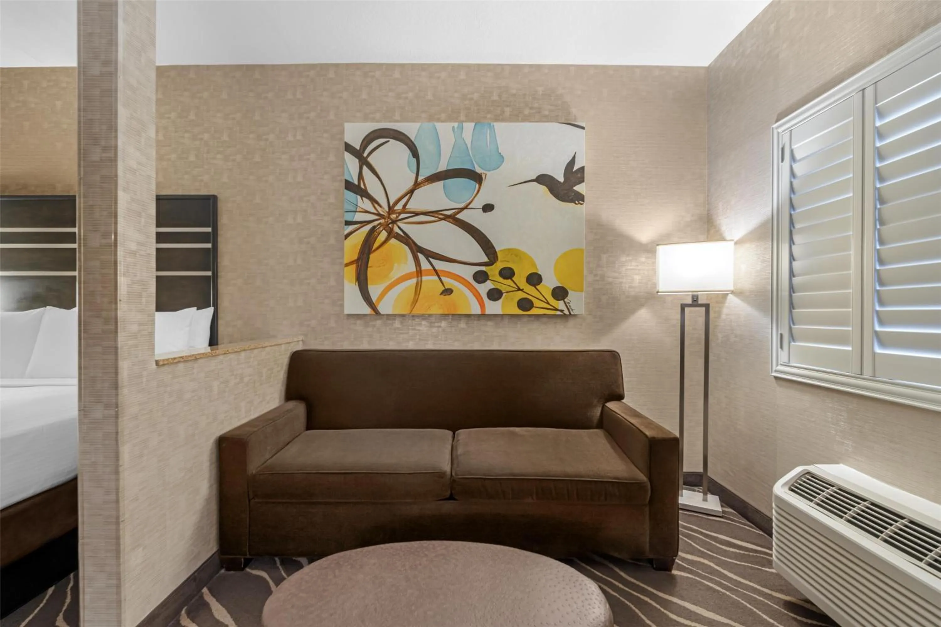 Bedroom, Bed in Best Western Plus Park Place Inn - Mini Suites