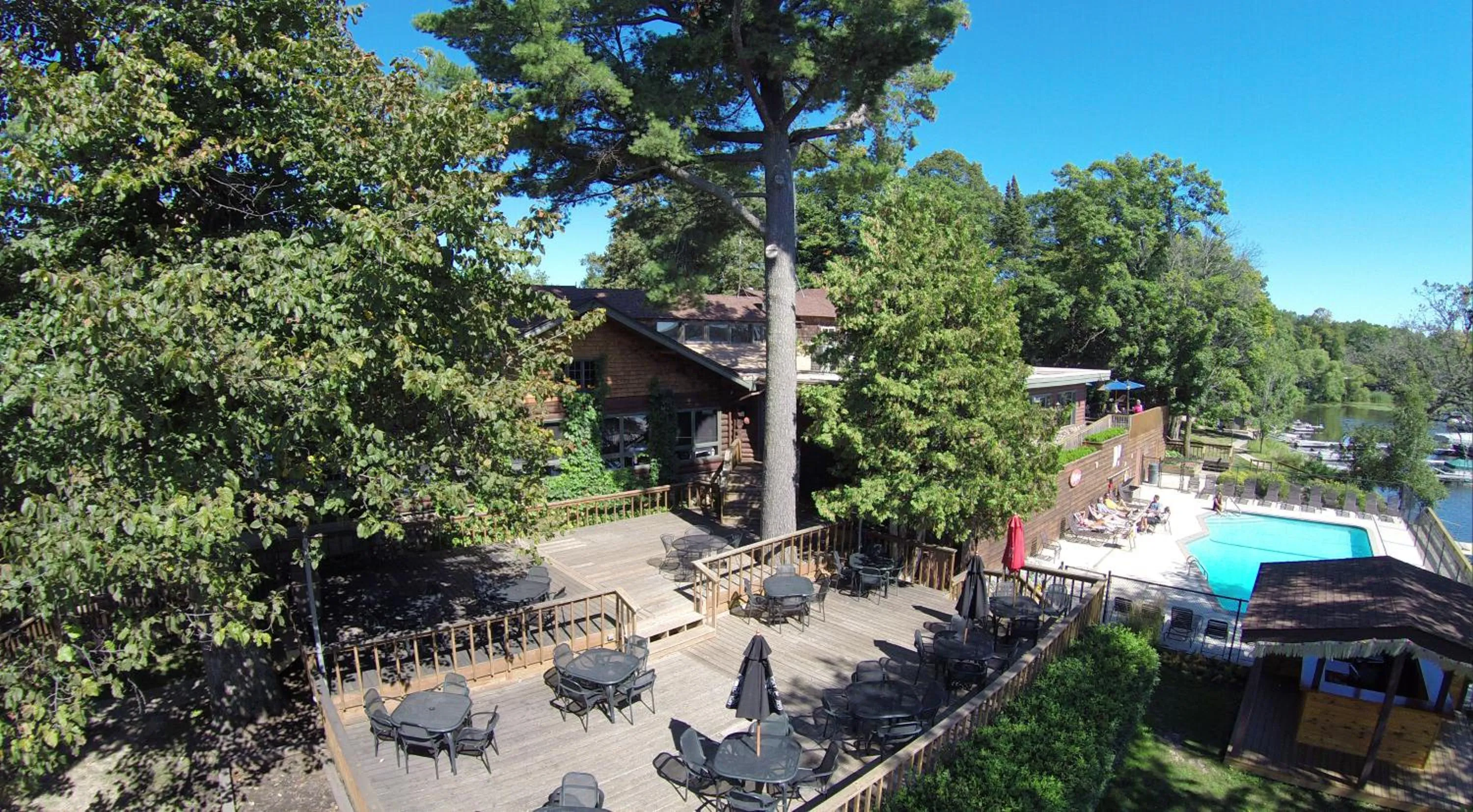 Property building in Ruttger's Bay Lake Resort