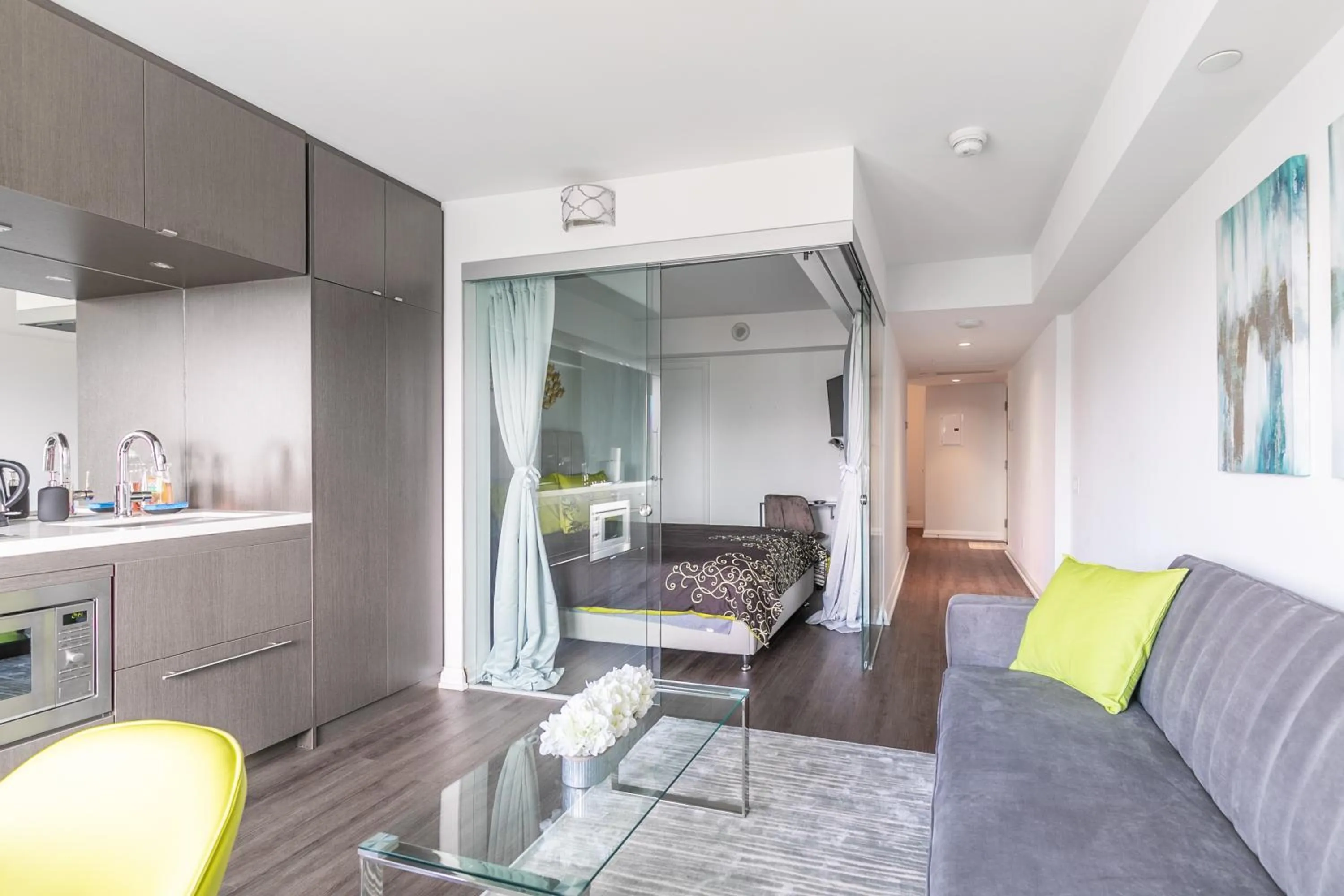 Kitchen or kitchenette in GLOBALSTAY Charming Yorkville Aprt