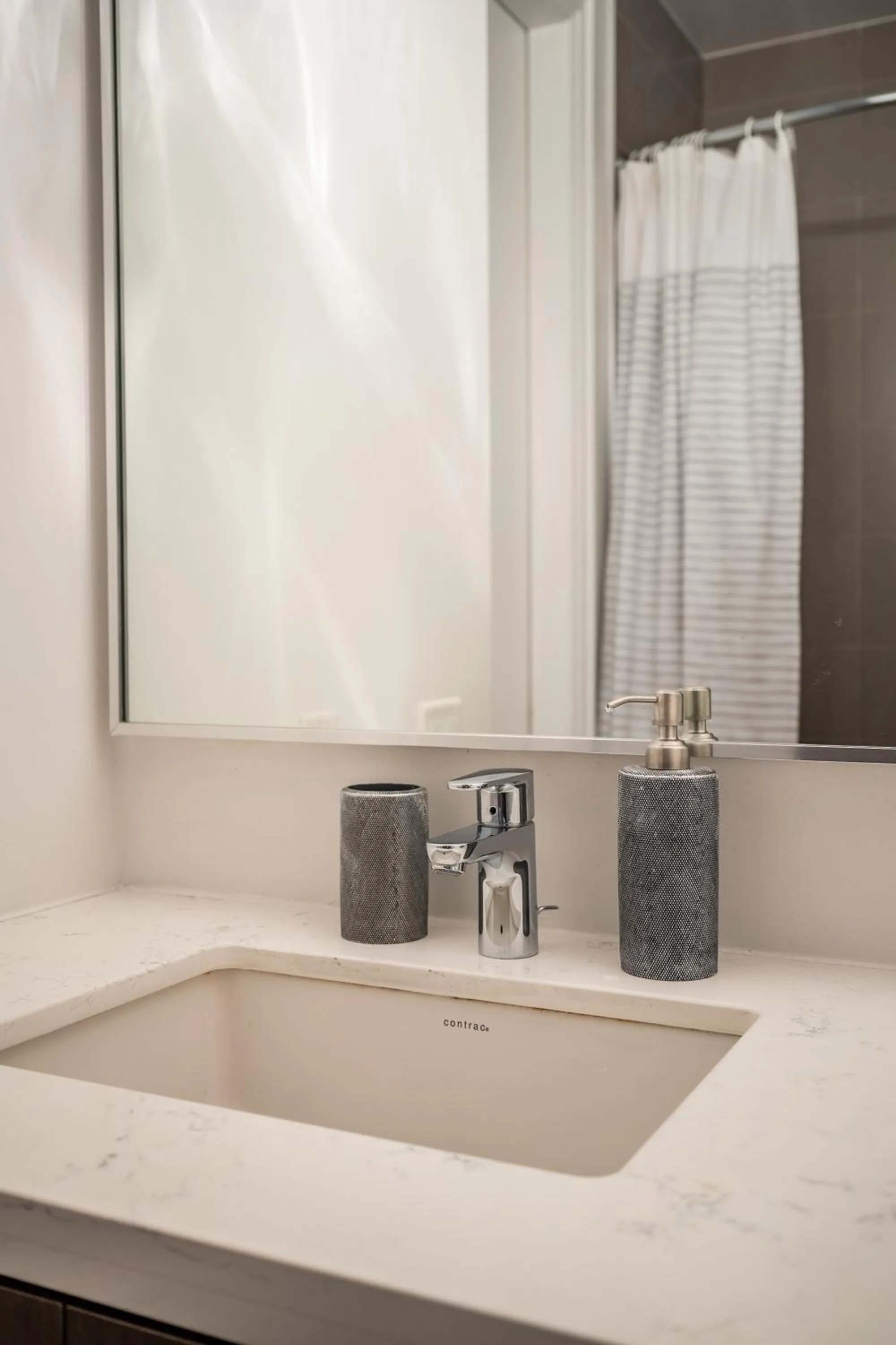 Bathroom in GLOBALSTAY Charming Yorkville Aprt