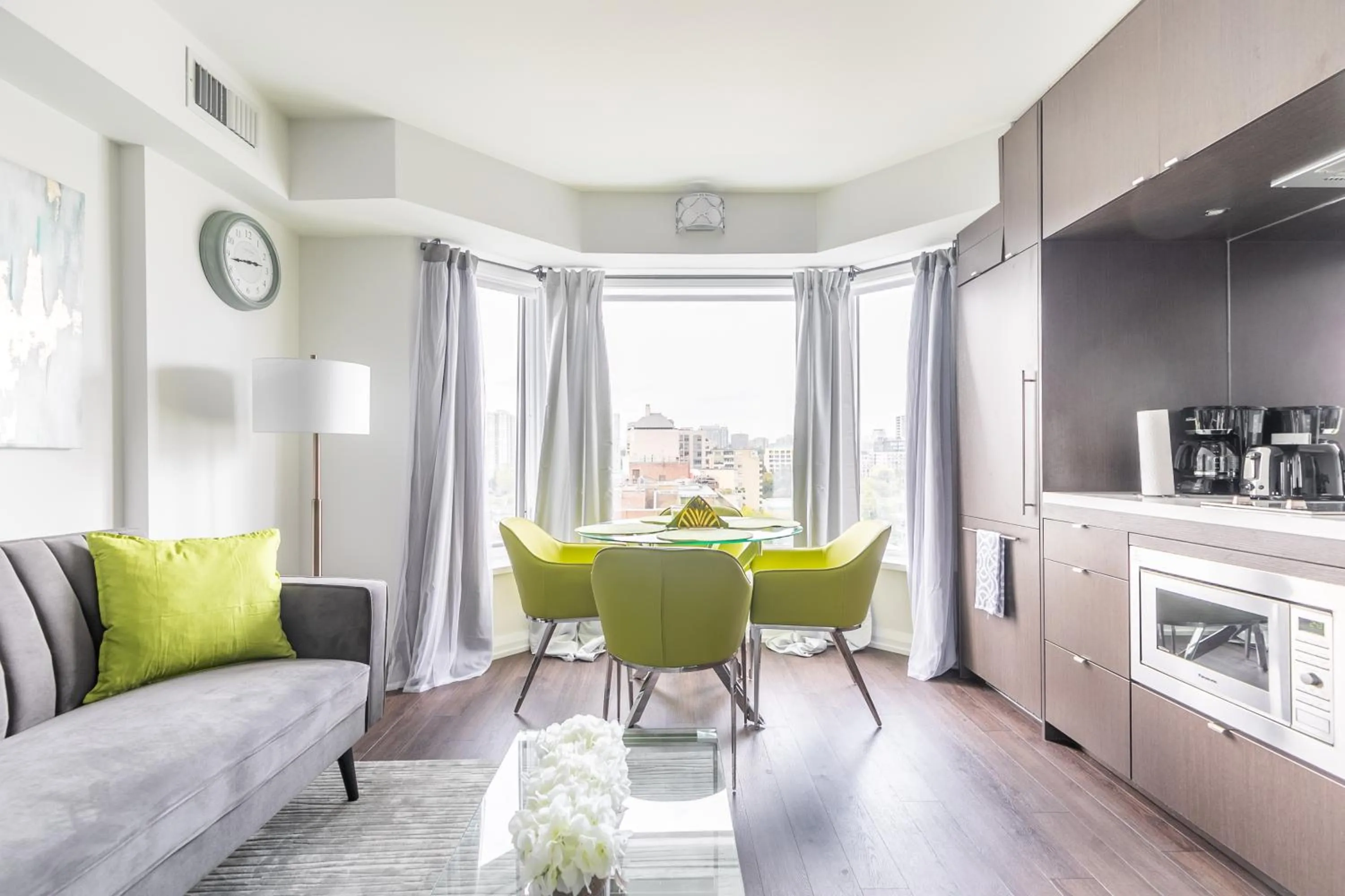 Kitchen or kitchenette in GLOBALSTAY Charming Yorkville Aprt