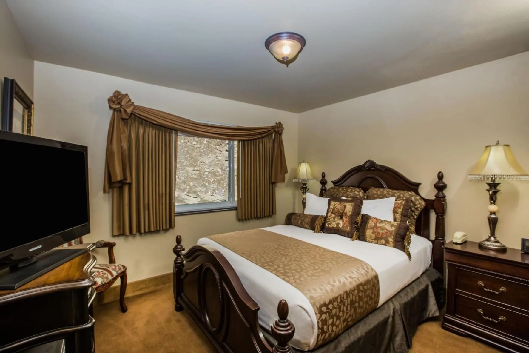 Bedroom, Bed in First Gold Gaming Resort