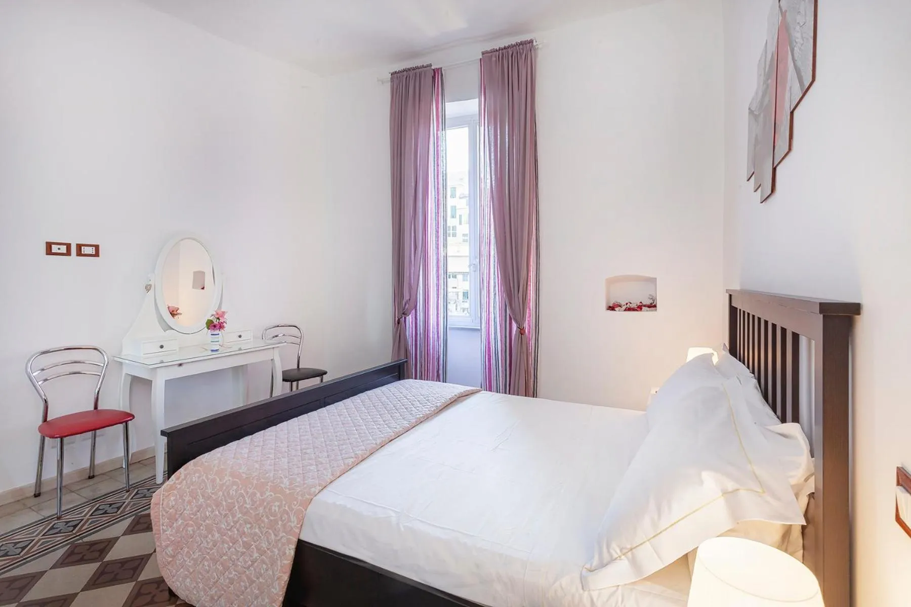 Bedroom, Bed in Casa Rosa al Molo by Wonderful Italy