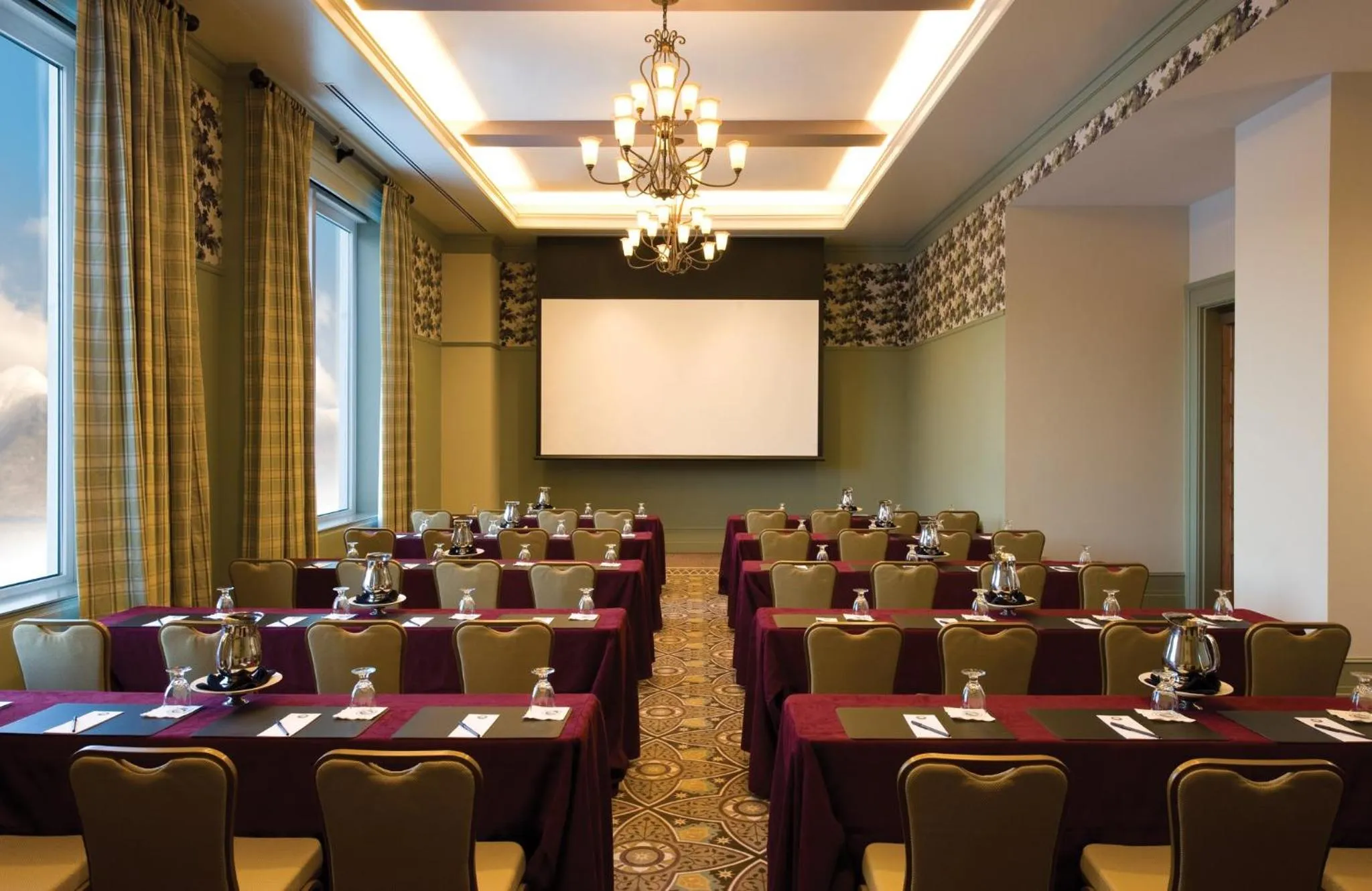 Meeting/conference room in Omni Mount Washington Resort & Spa
