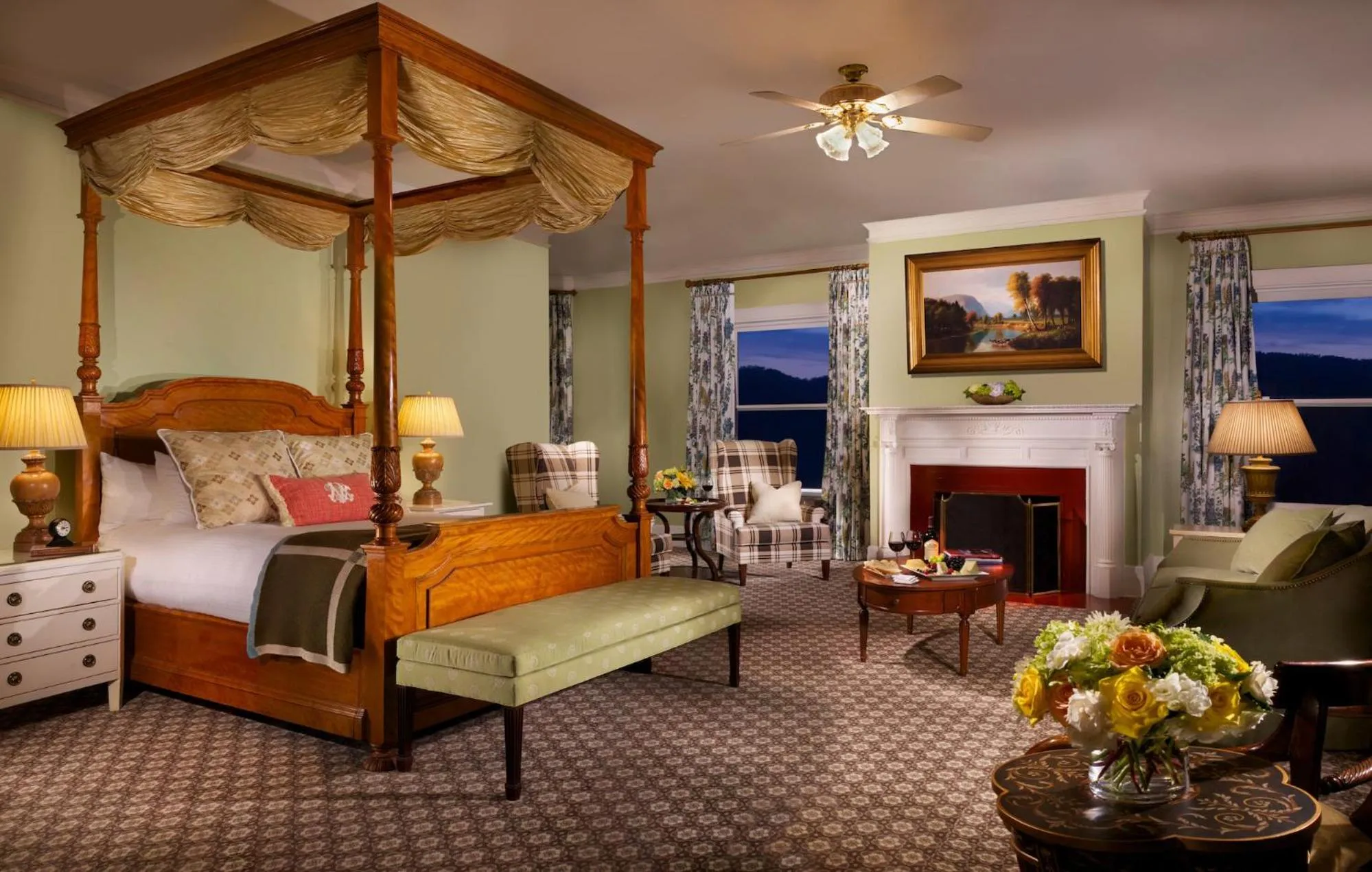 Bed in Omni Mount Washington Resort & Spa