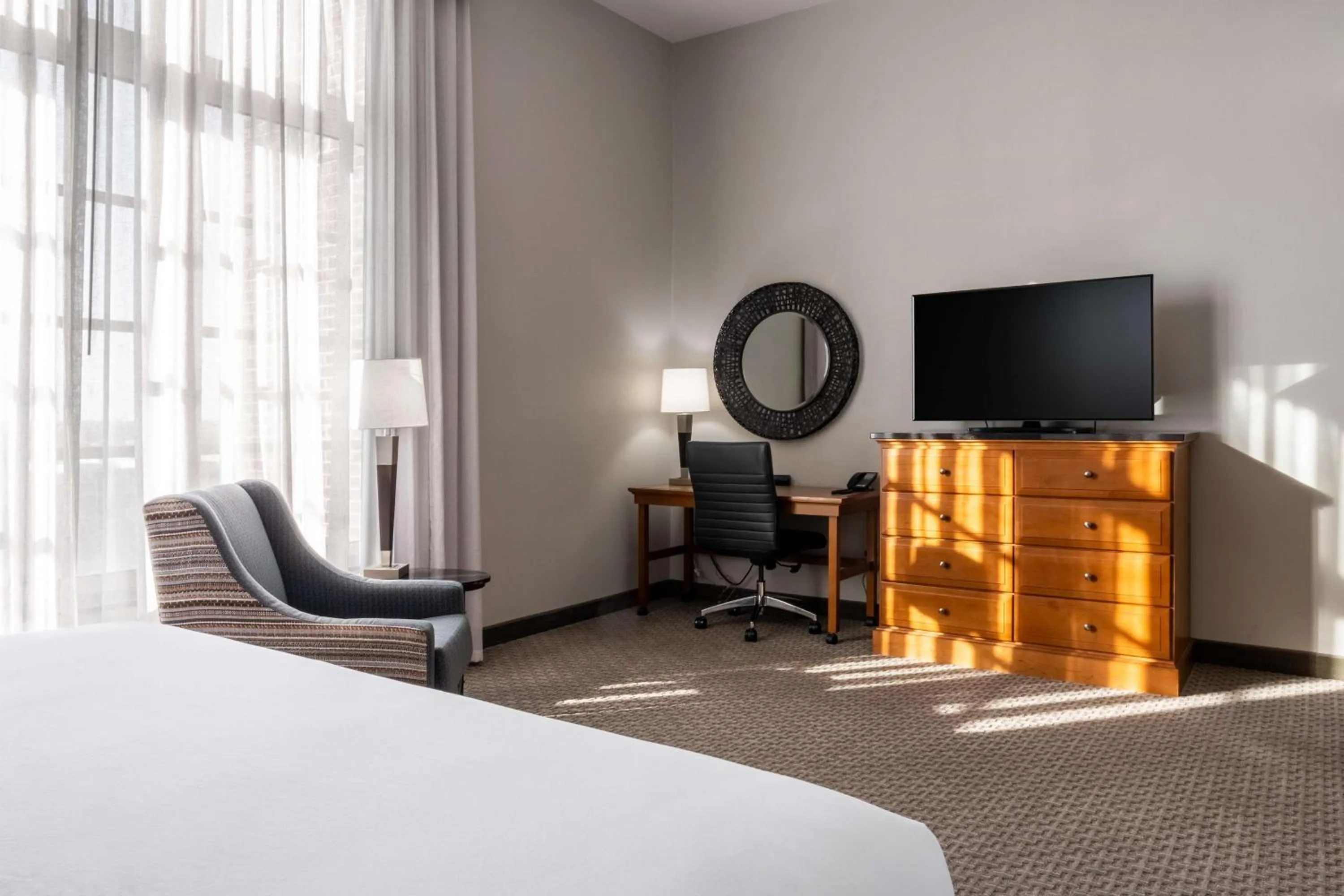 Bedroom, Bed in Drury Plaza Hotel Broadview Wichita