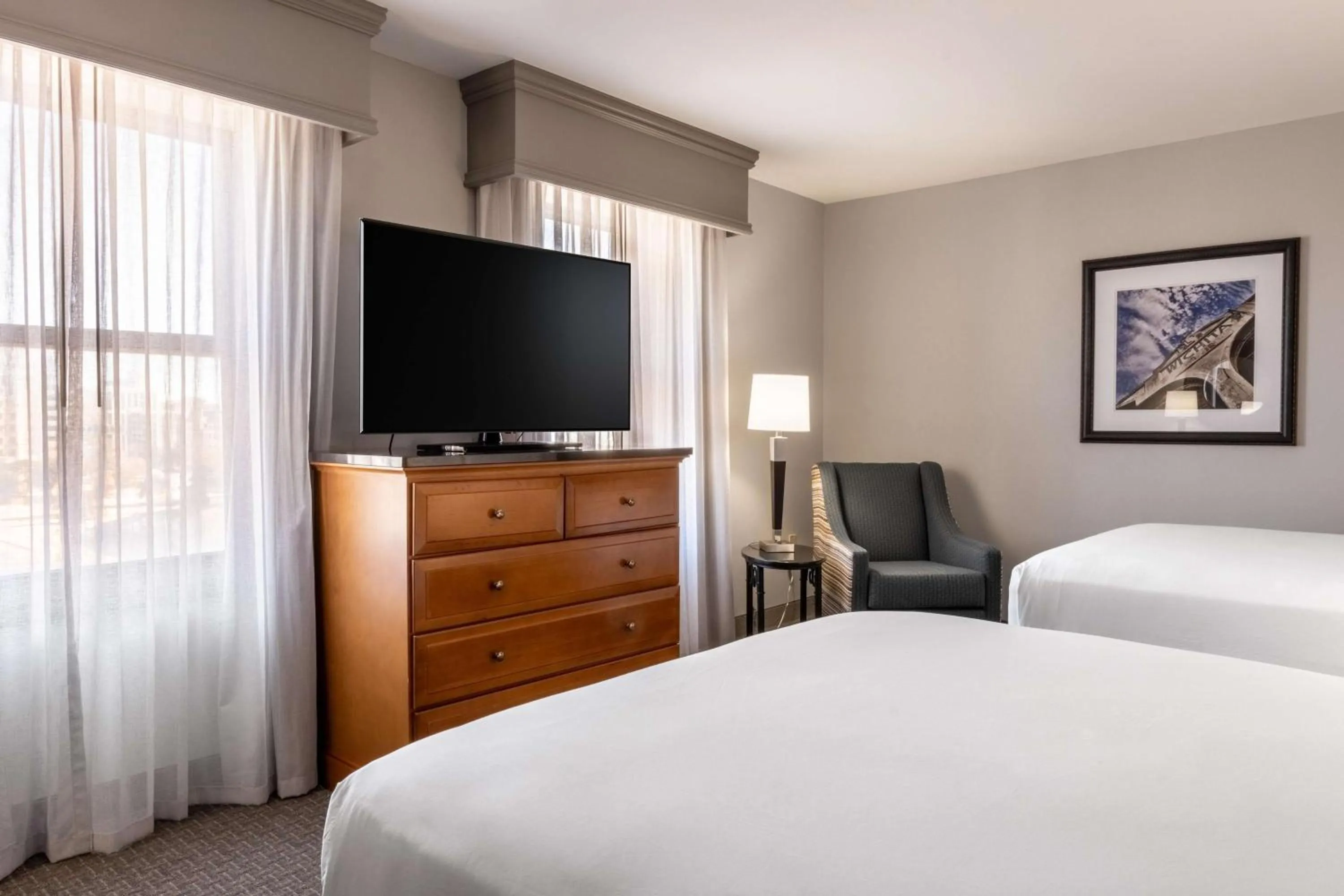 Bedroom, Bed in Drury Plaza Hotel Broadview Wichita