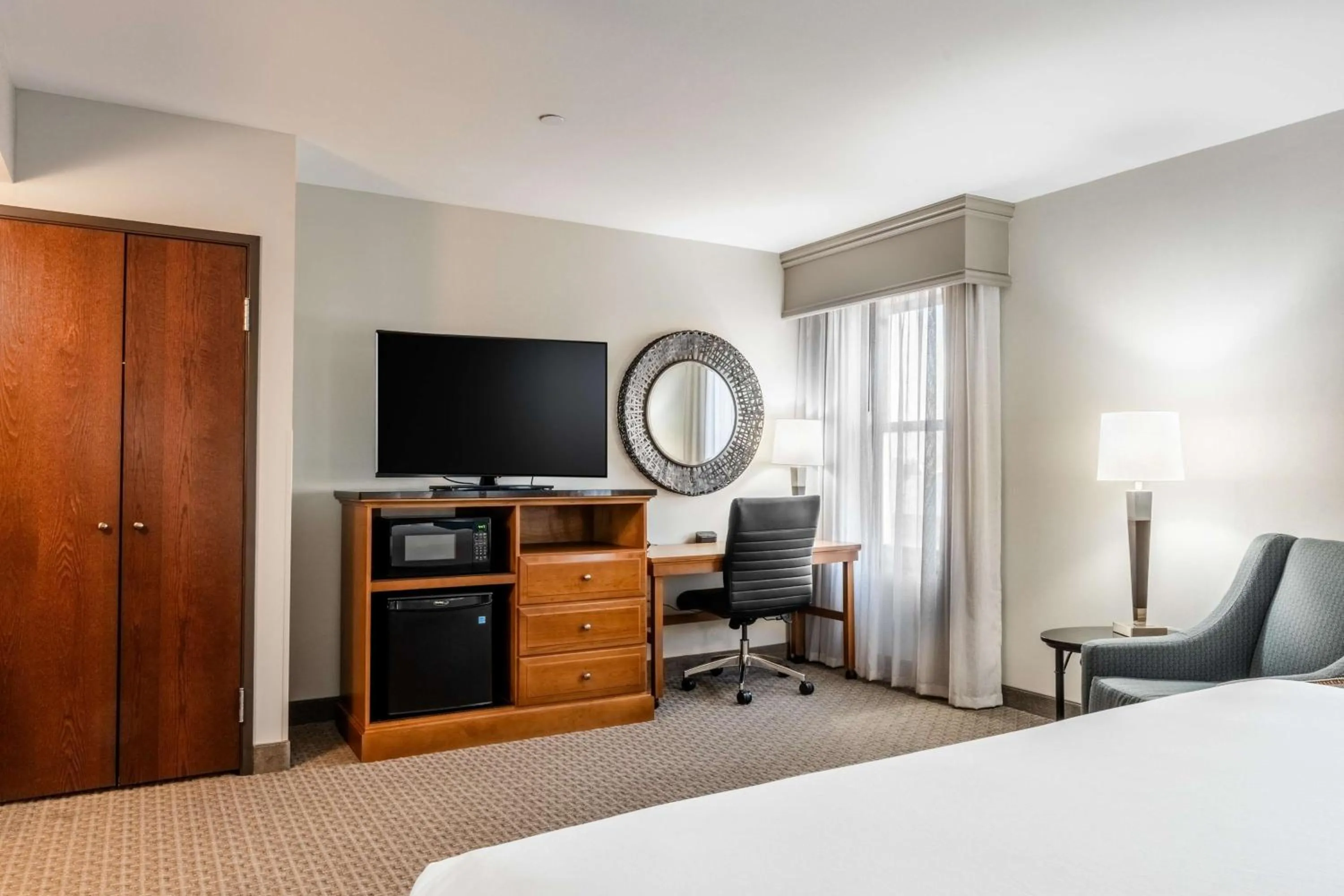 Bedroom, Bed in Drury Plaza Hotel Broadview Wichita