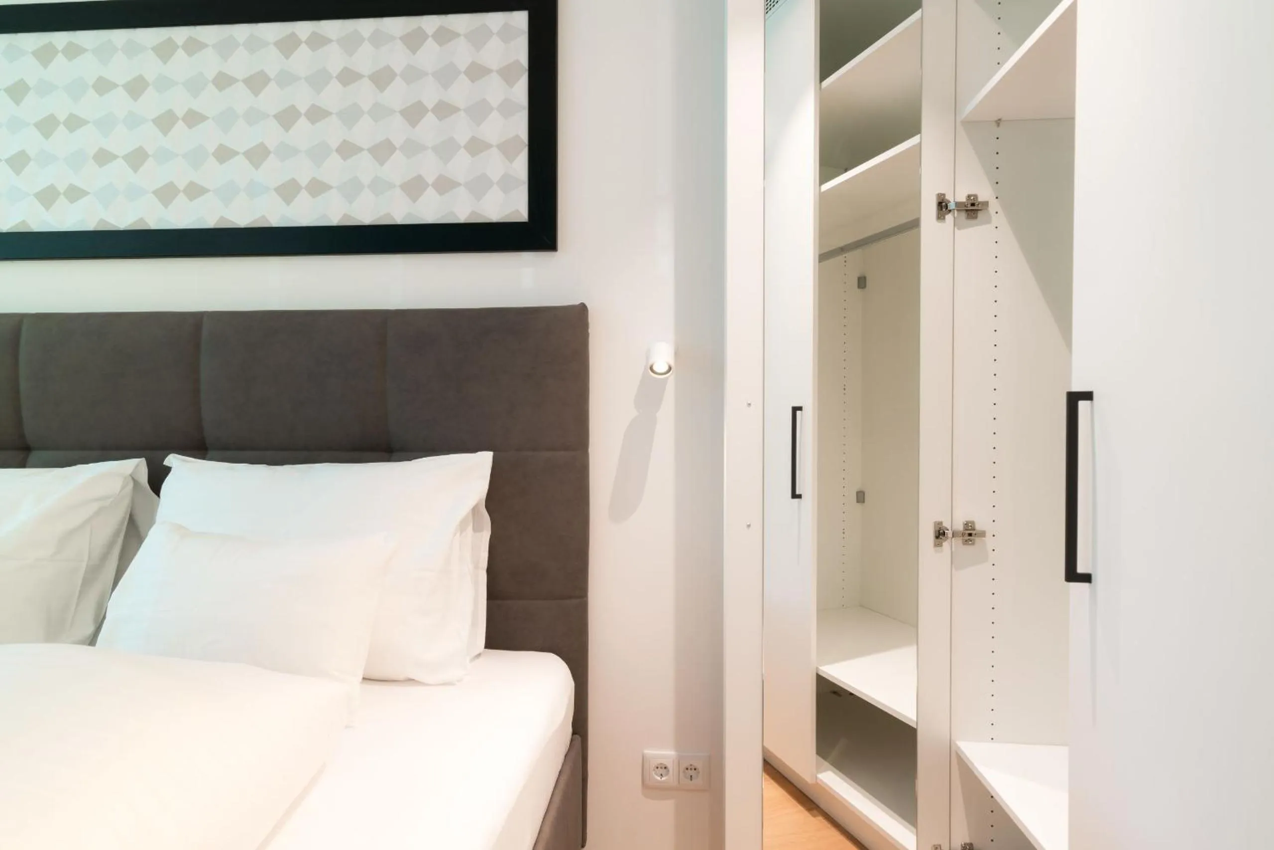 Bed in Vienna Residence, Hietzing - Schönbrunn