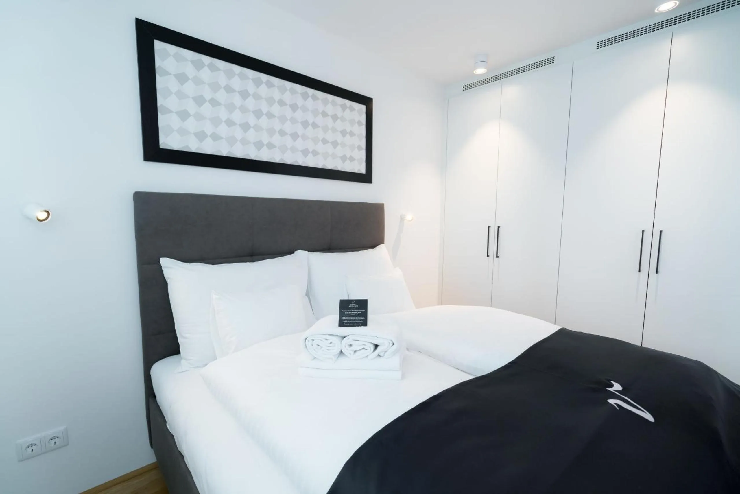 Bed in Vienna Residence, Hietzing - Schönbrunn