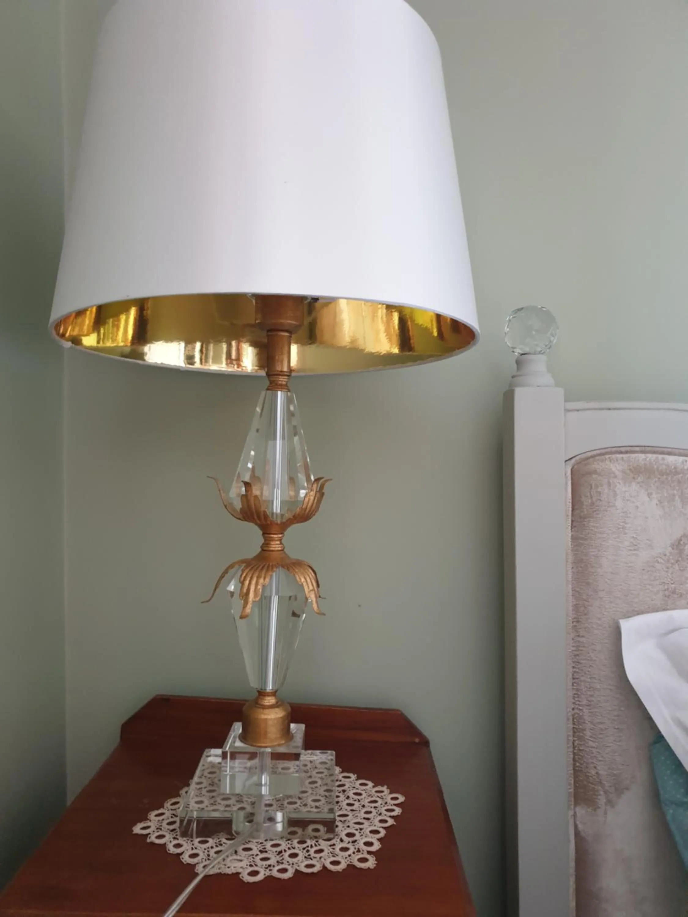 Bed in Harry's bed and breakfast