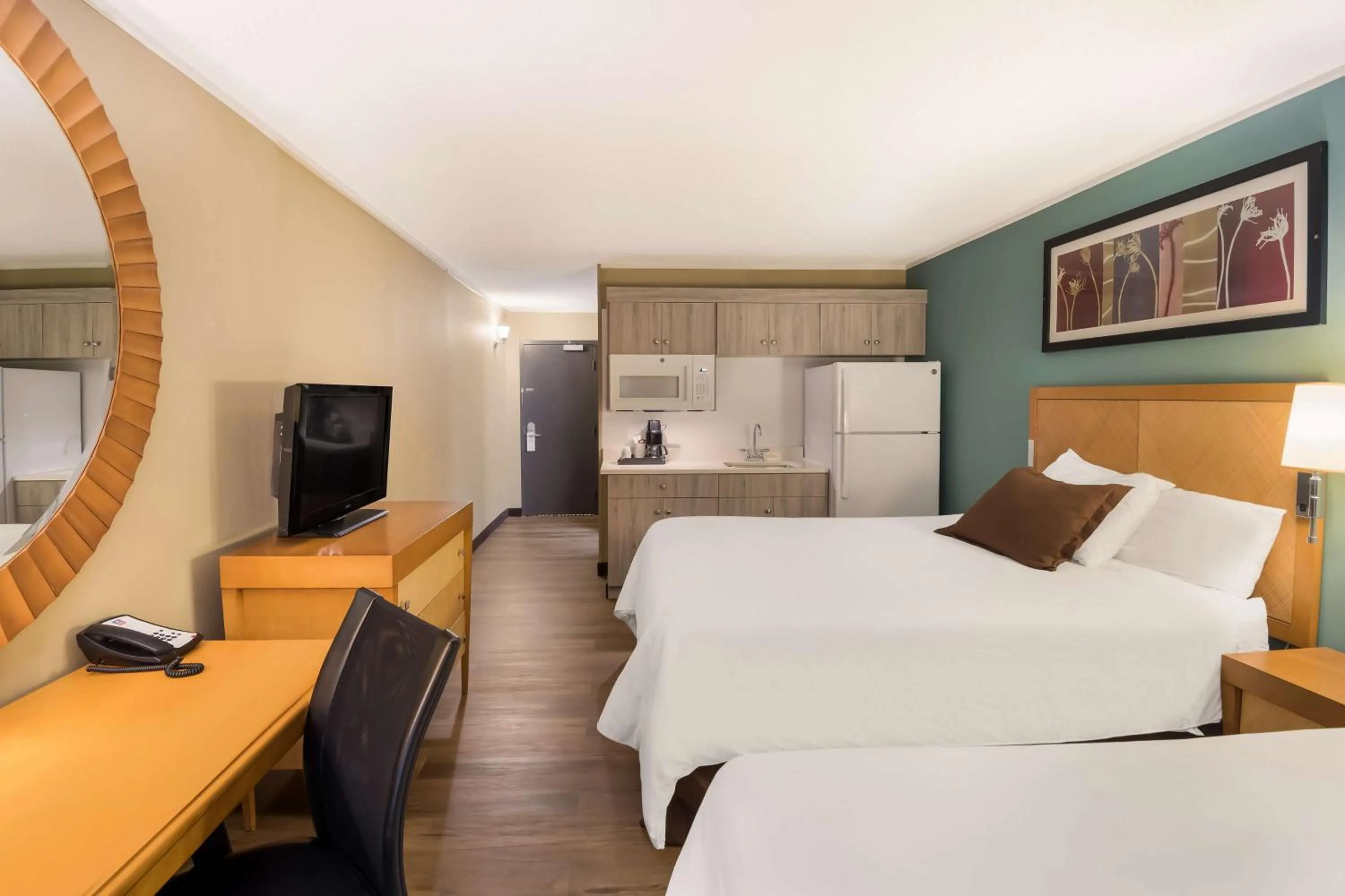 Bedroom, Bed in SureStay Plus Hotel by Best Western Jasper