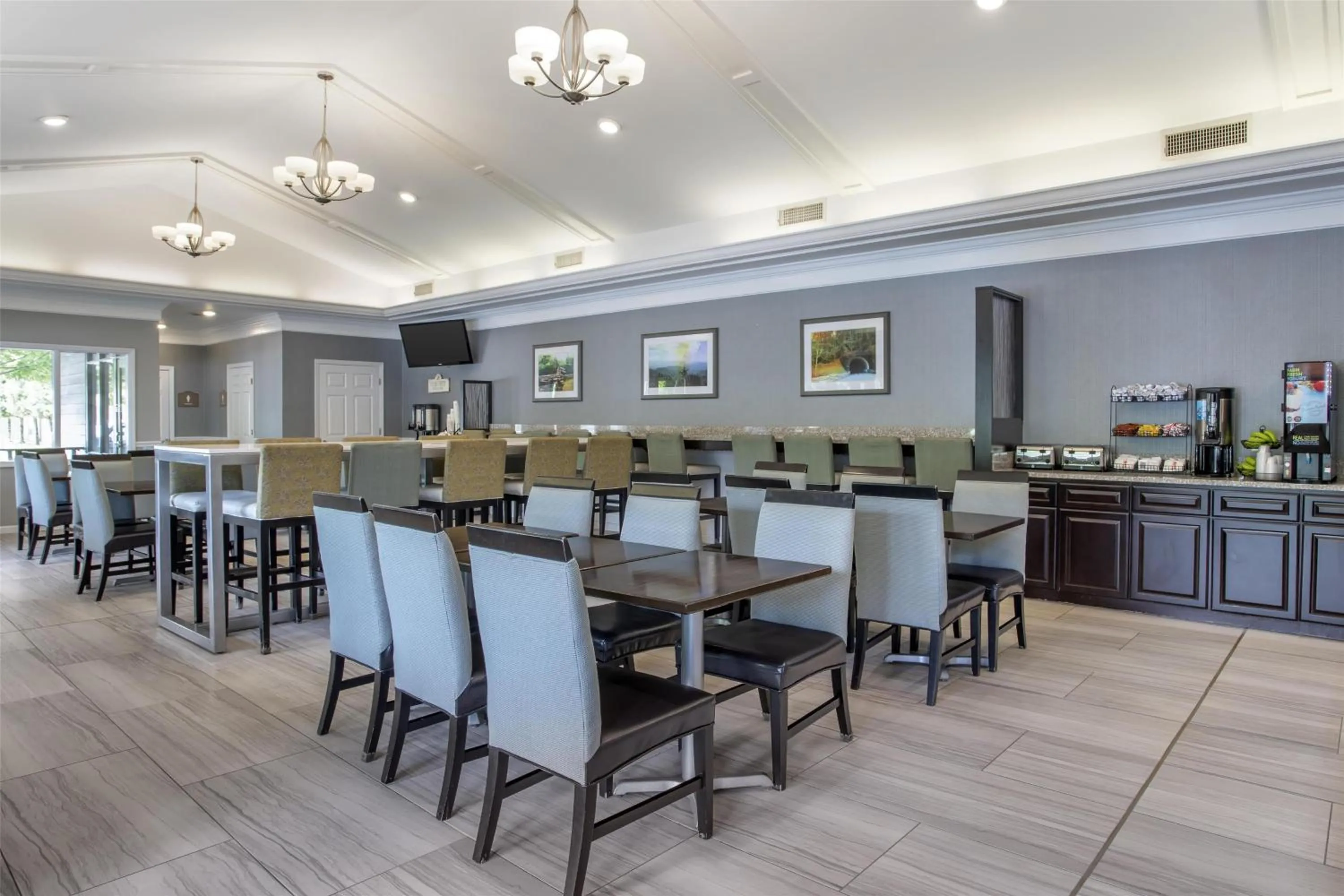 Breakfast in Best Western Plaza Inn