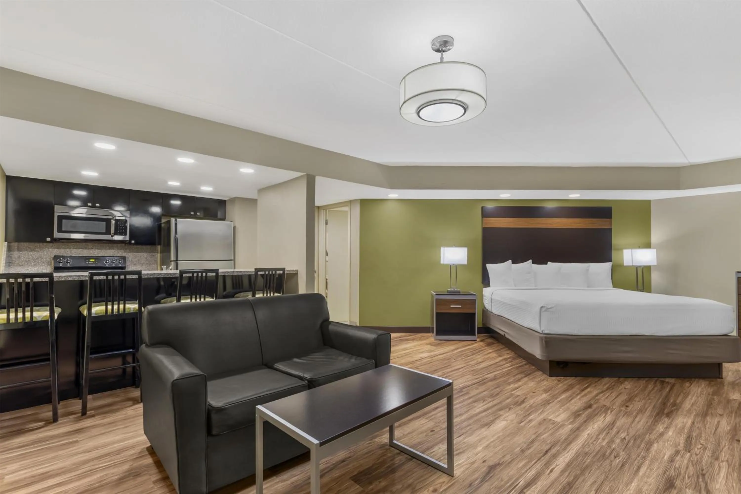 Bedroom, Bed in Best Western Plaza Inn