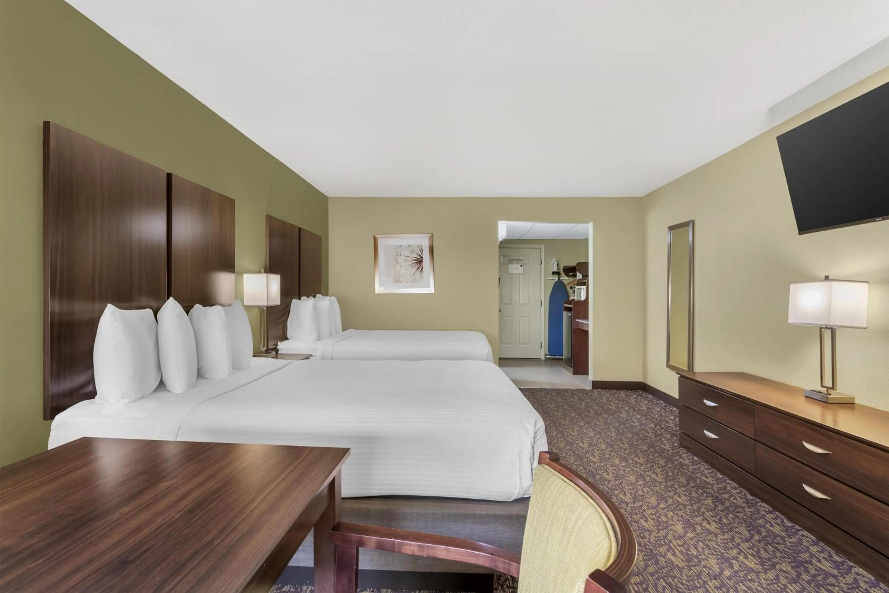 Bedroom, Bed in Best Western Plaza Inn