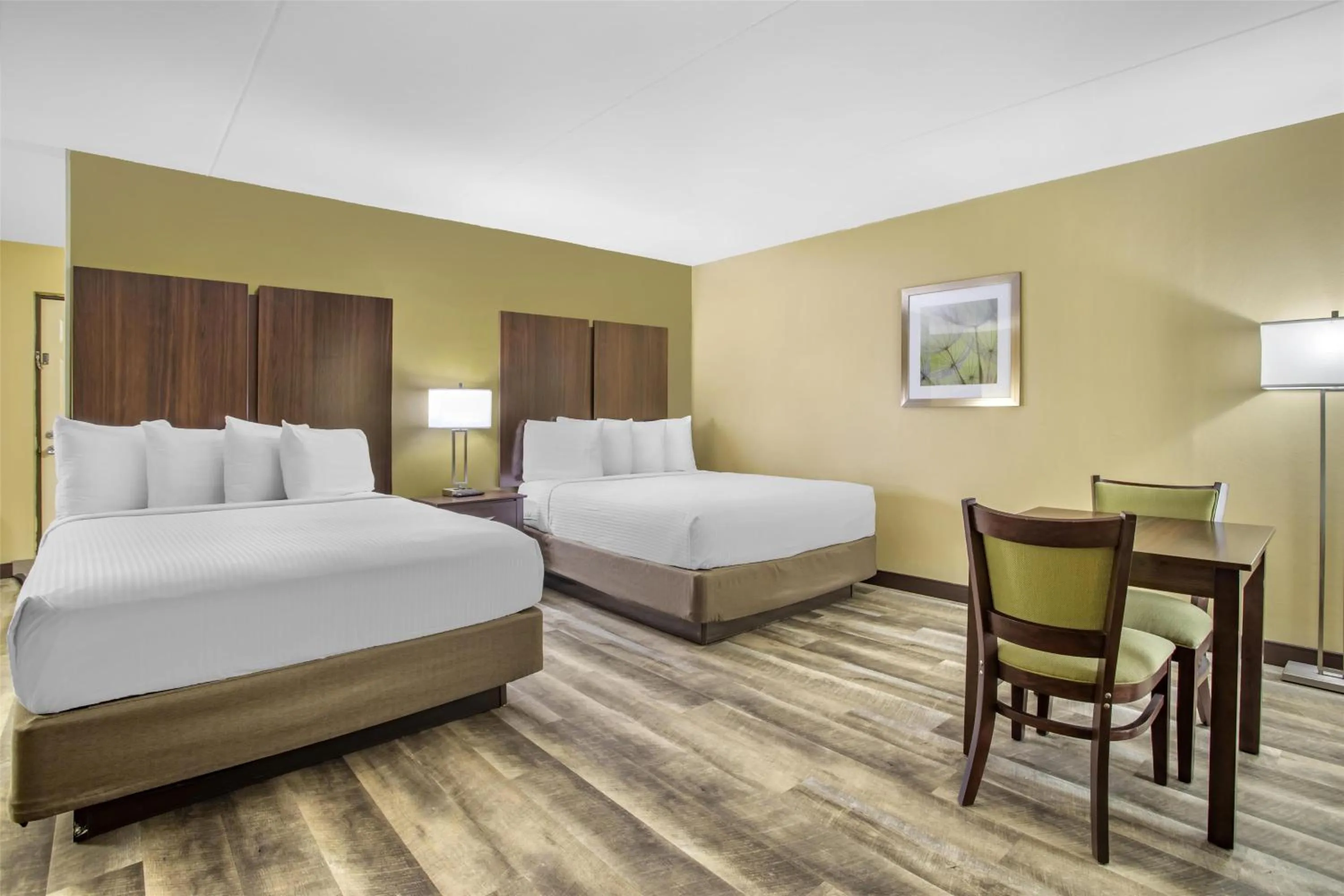 Bedroom, Bed in Best Western Plaza Inn