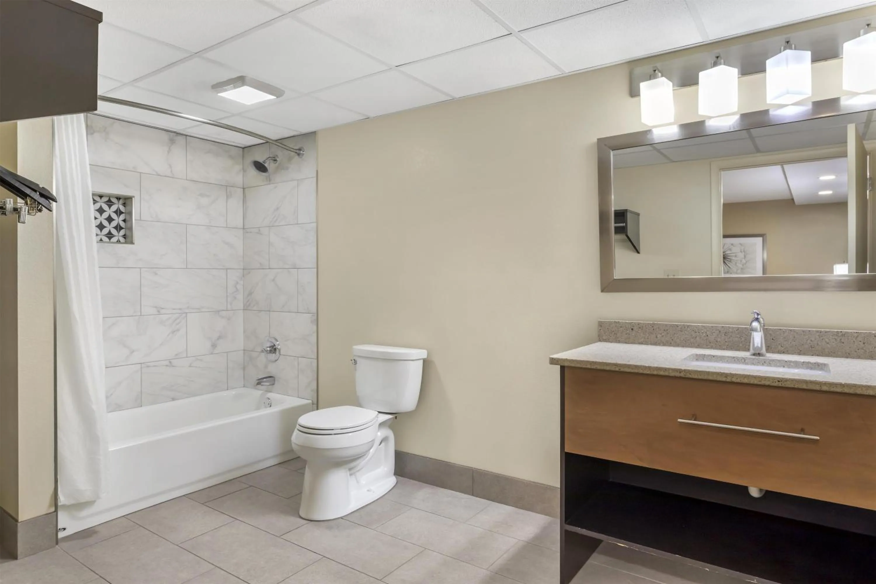 Bedroom in Best Western Plaza Inn