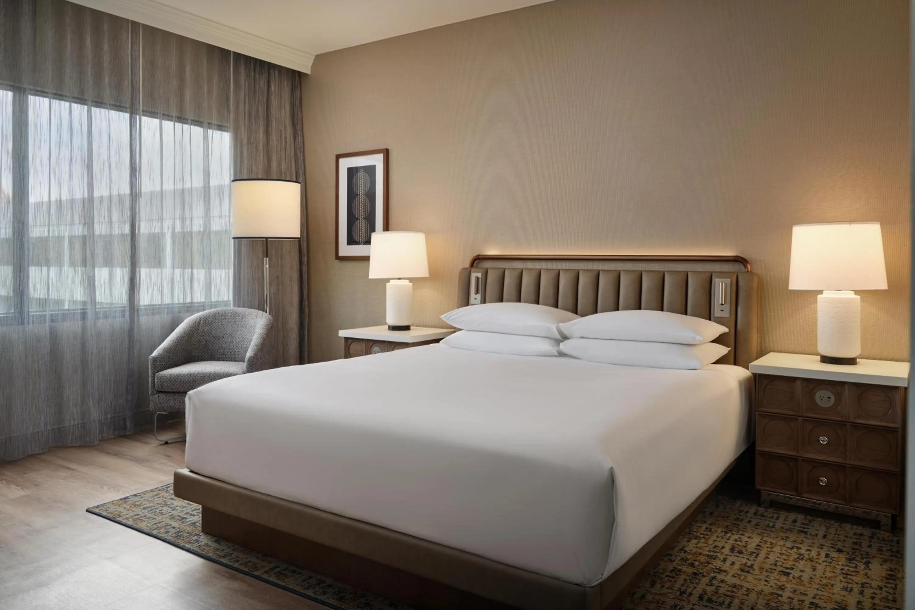 Bedroom, Bed in Hyatt Regency Suites Atlanta Northwest