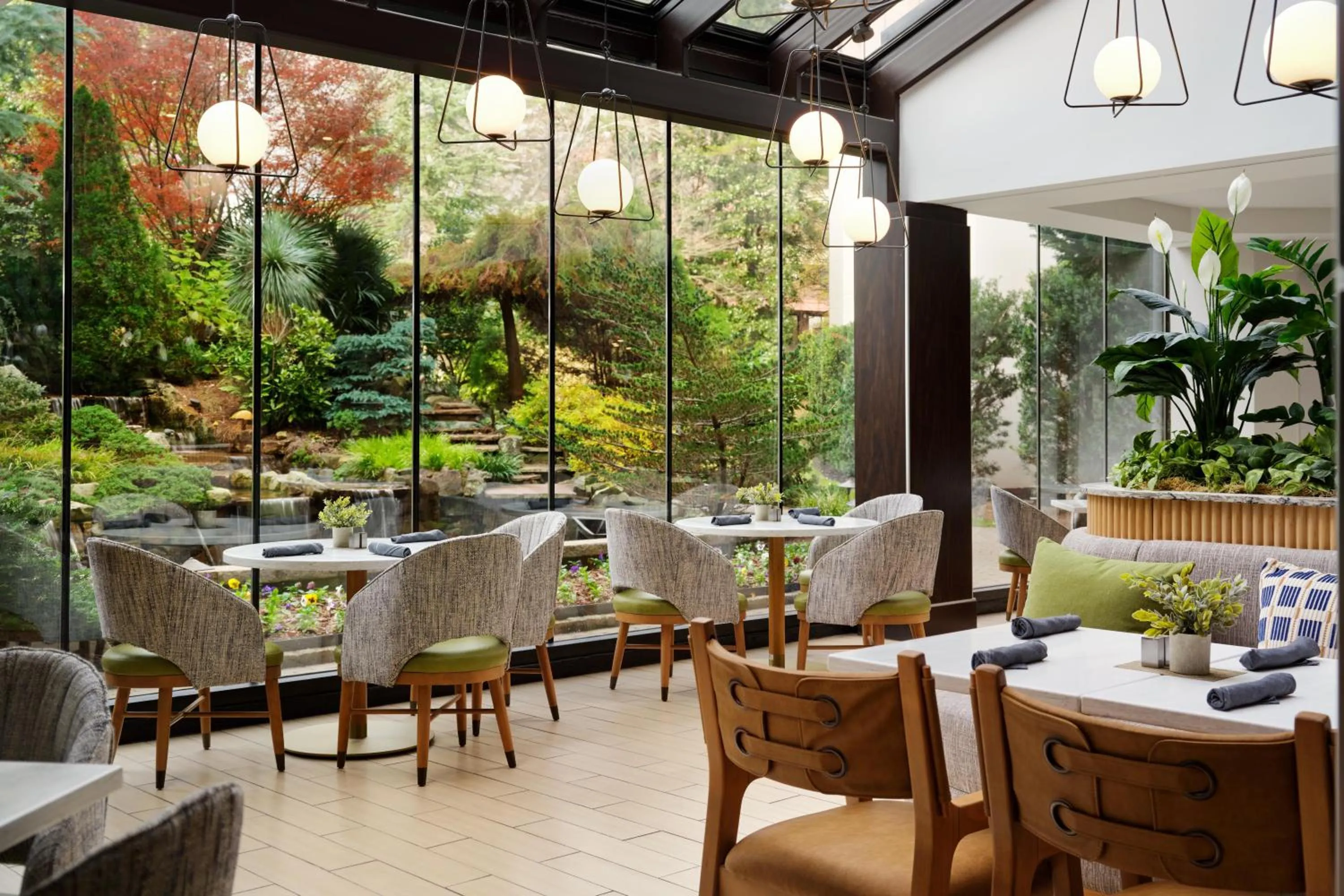 Restaurant/places to eat in Hyatt Regency Suites Atlanta Northwest